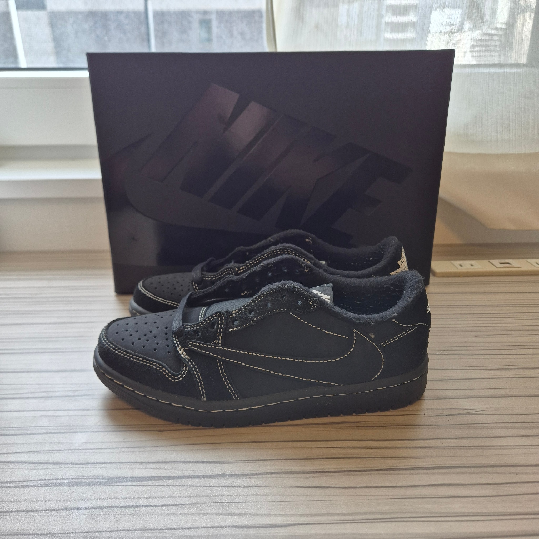 Travis Scott × Nike Air Jordan 1 Low OG SP "Black Phantom"