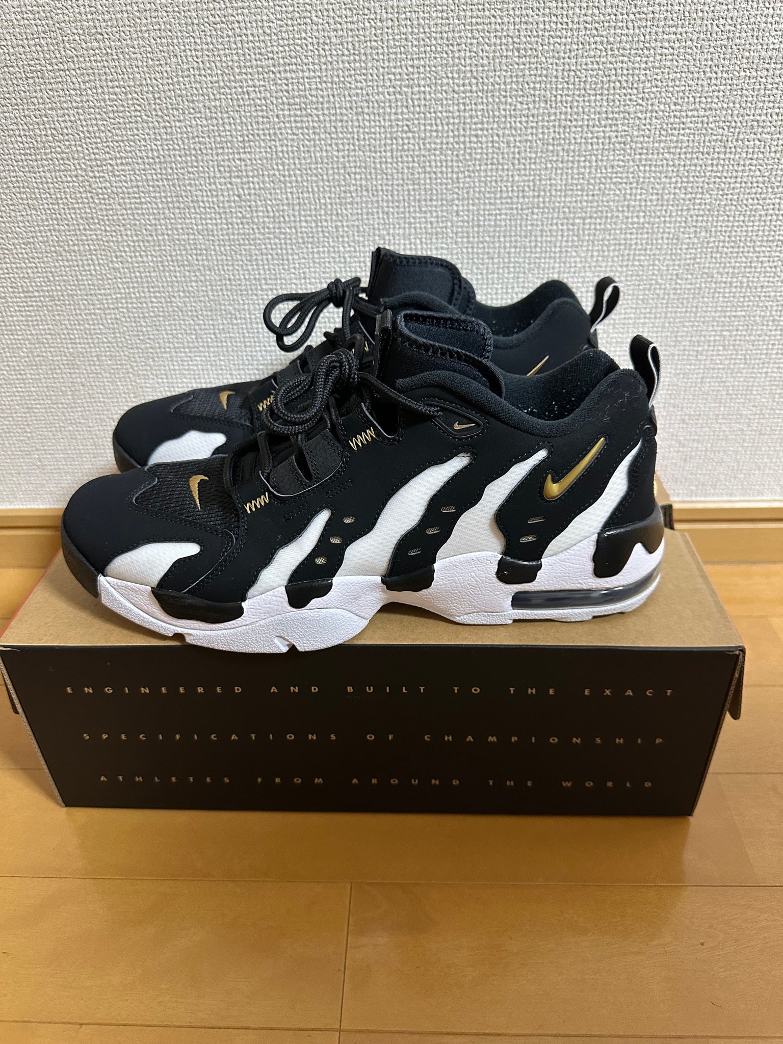 Nike Air DT Max '96 Low "Black/Metallic Gold/White"