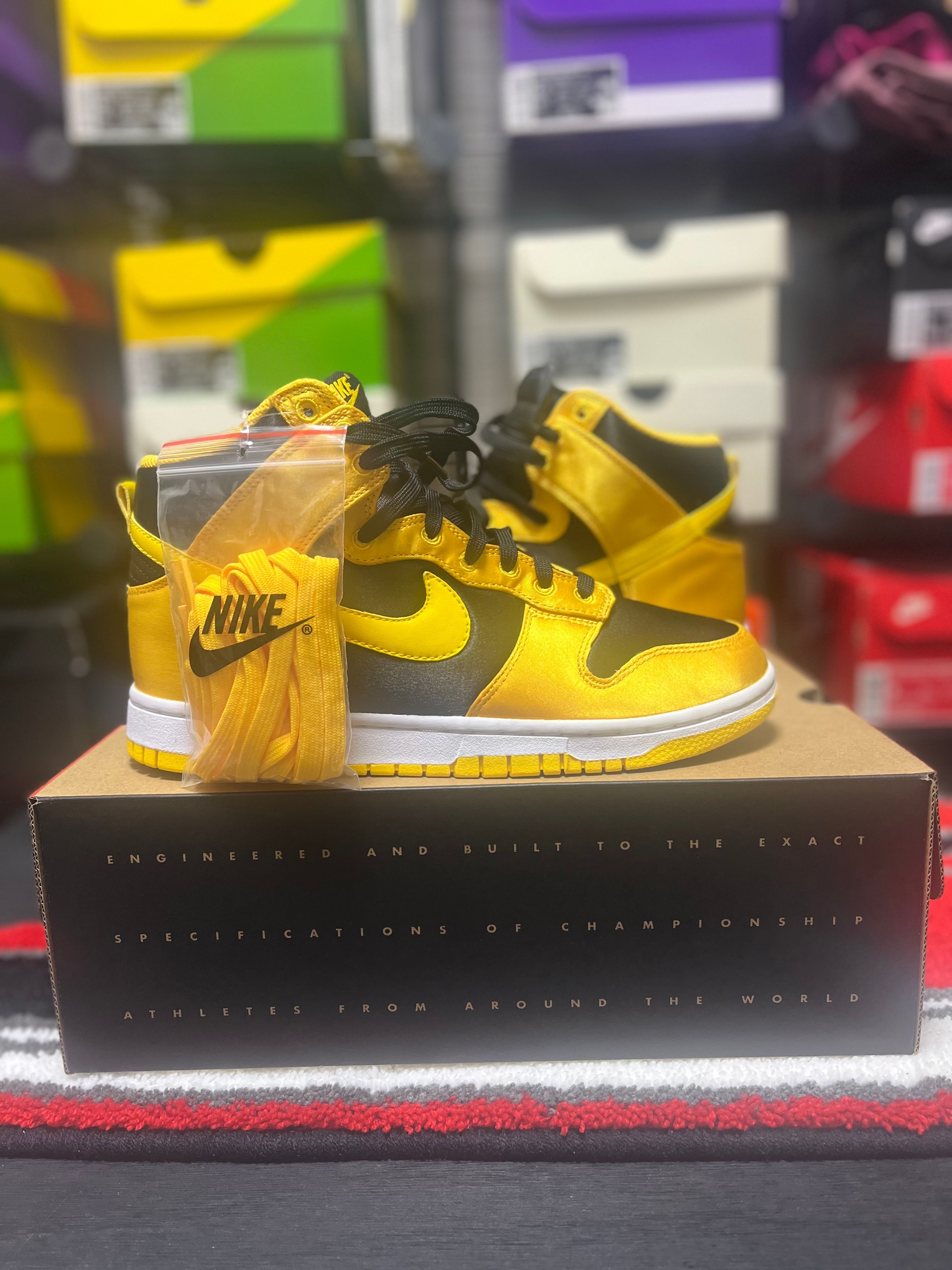 Nike Women's Dunk High "Satin Goldenrod"