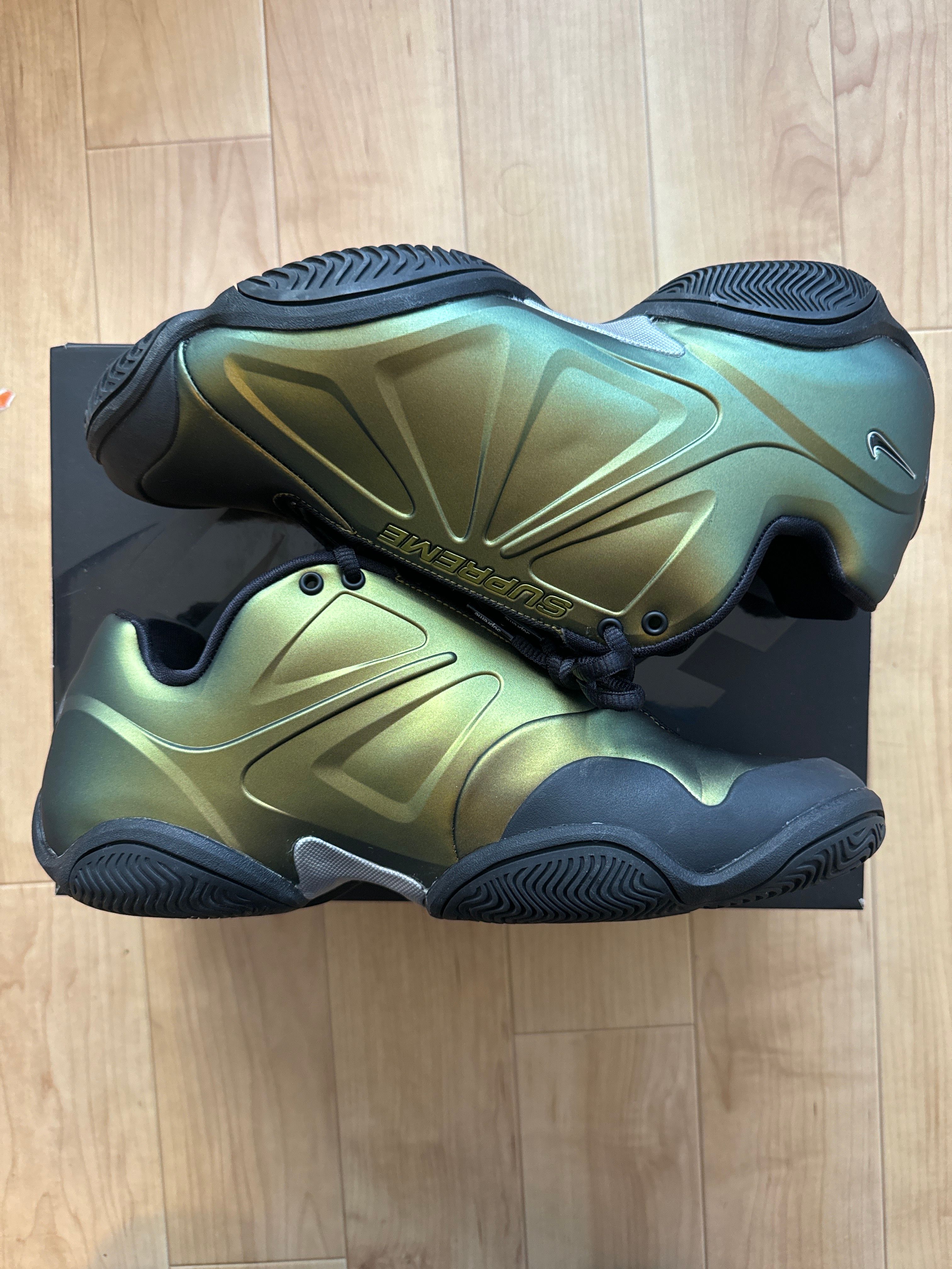 Supreme × Nike Air Zoom Courtposite "Metallic Gold"