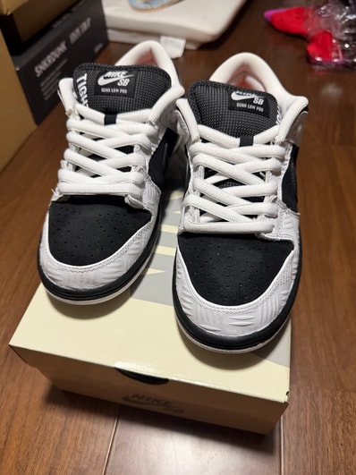 TIGHTBOOTH × Nike SB Dunk Low Pro QS "Black and White"