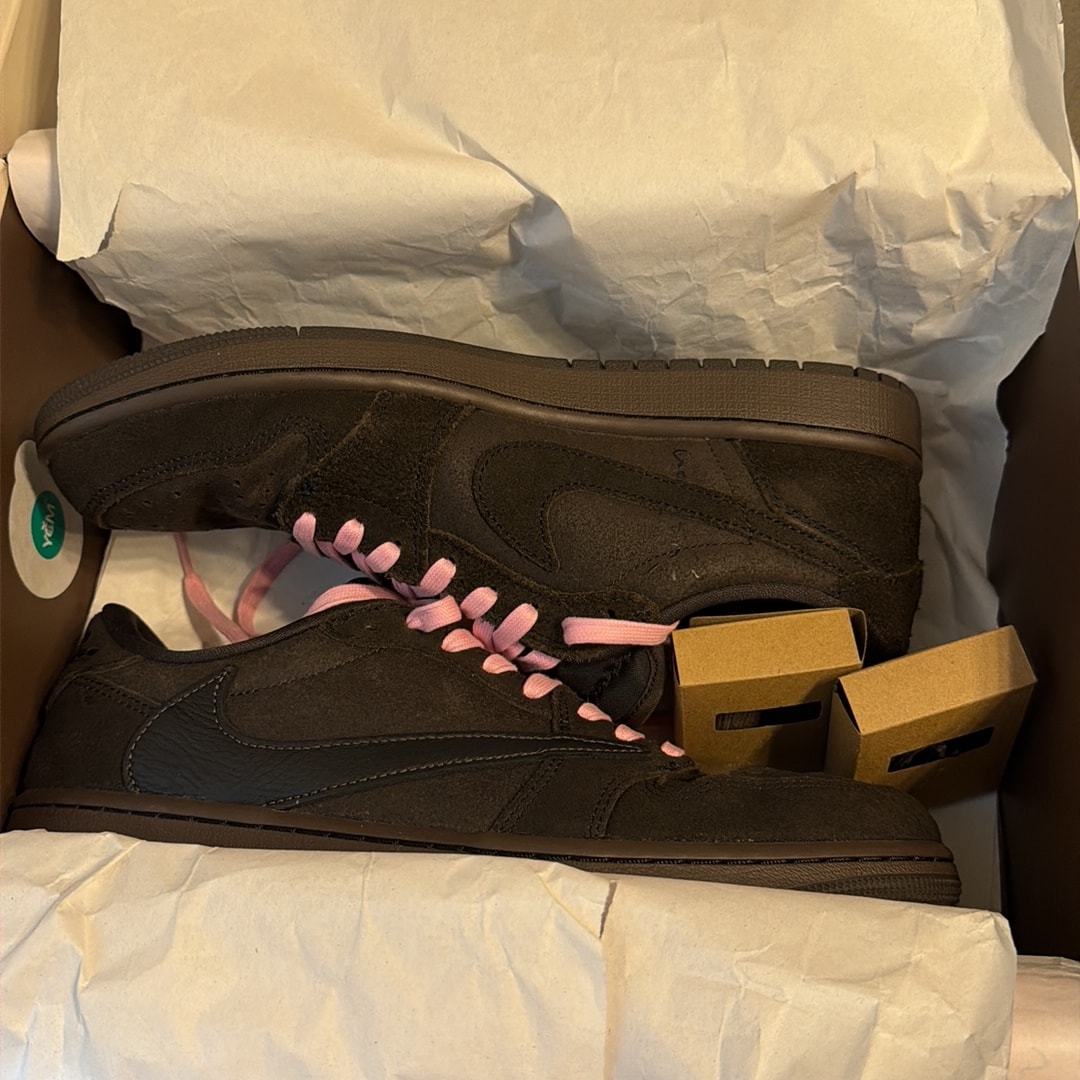 Travis Scott × Nike Air Jordan 1 Low OG SP "Velvet Brown and Dark Mocha"