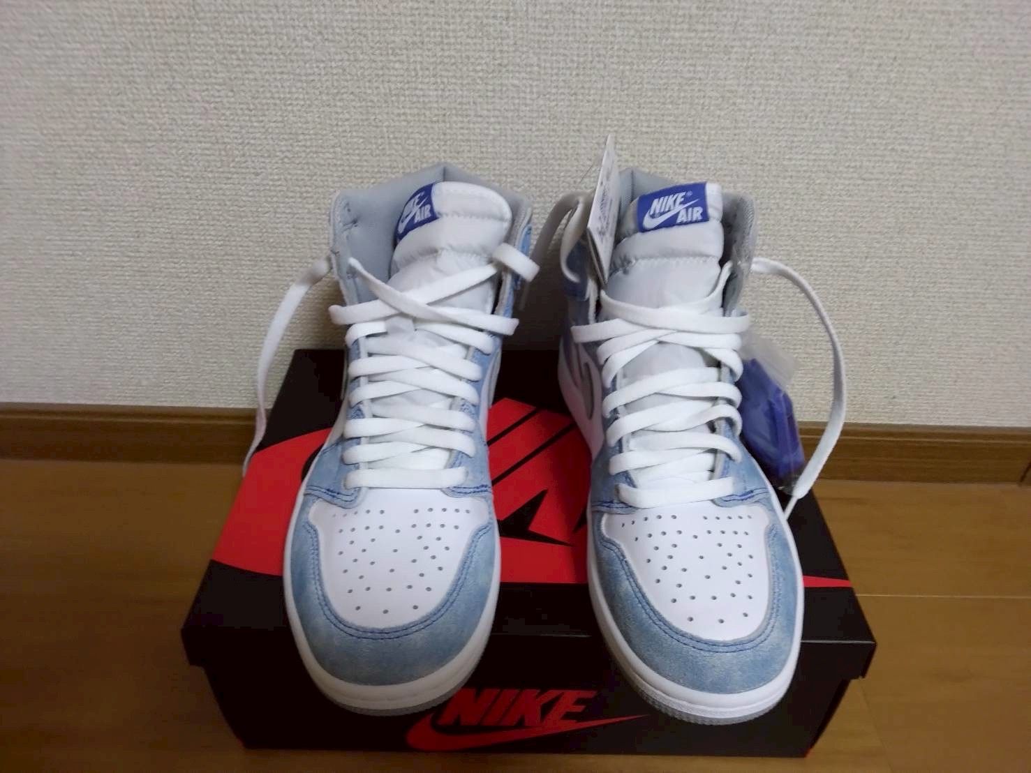 Nike Air Jordan 1 High OG "Hyper Royal"