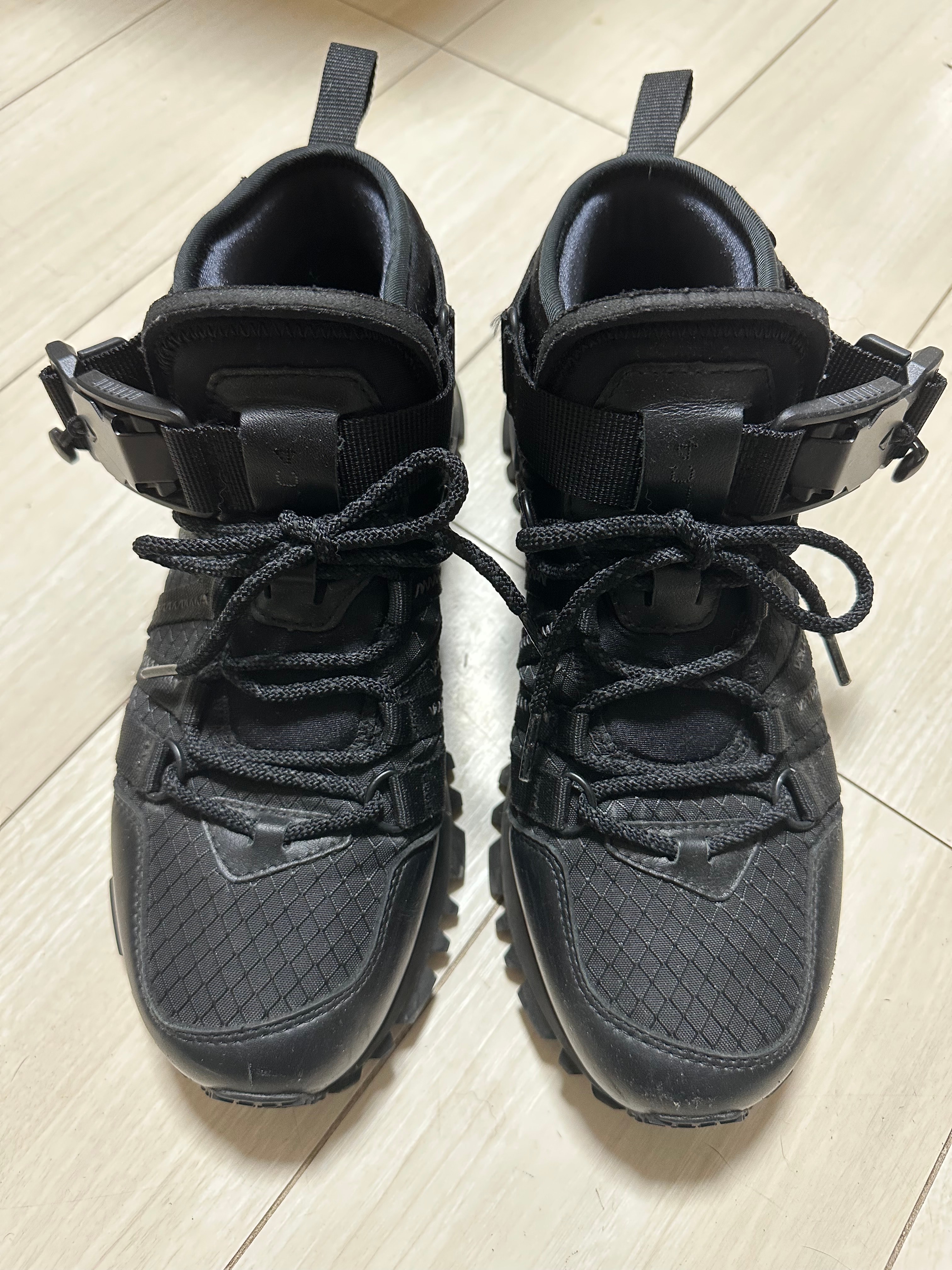 New Balance Extreme Spec R_C4 Mid Snow Peak "Black"