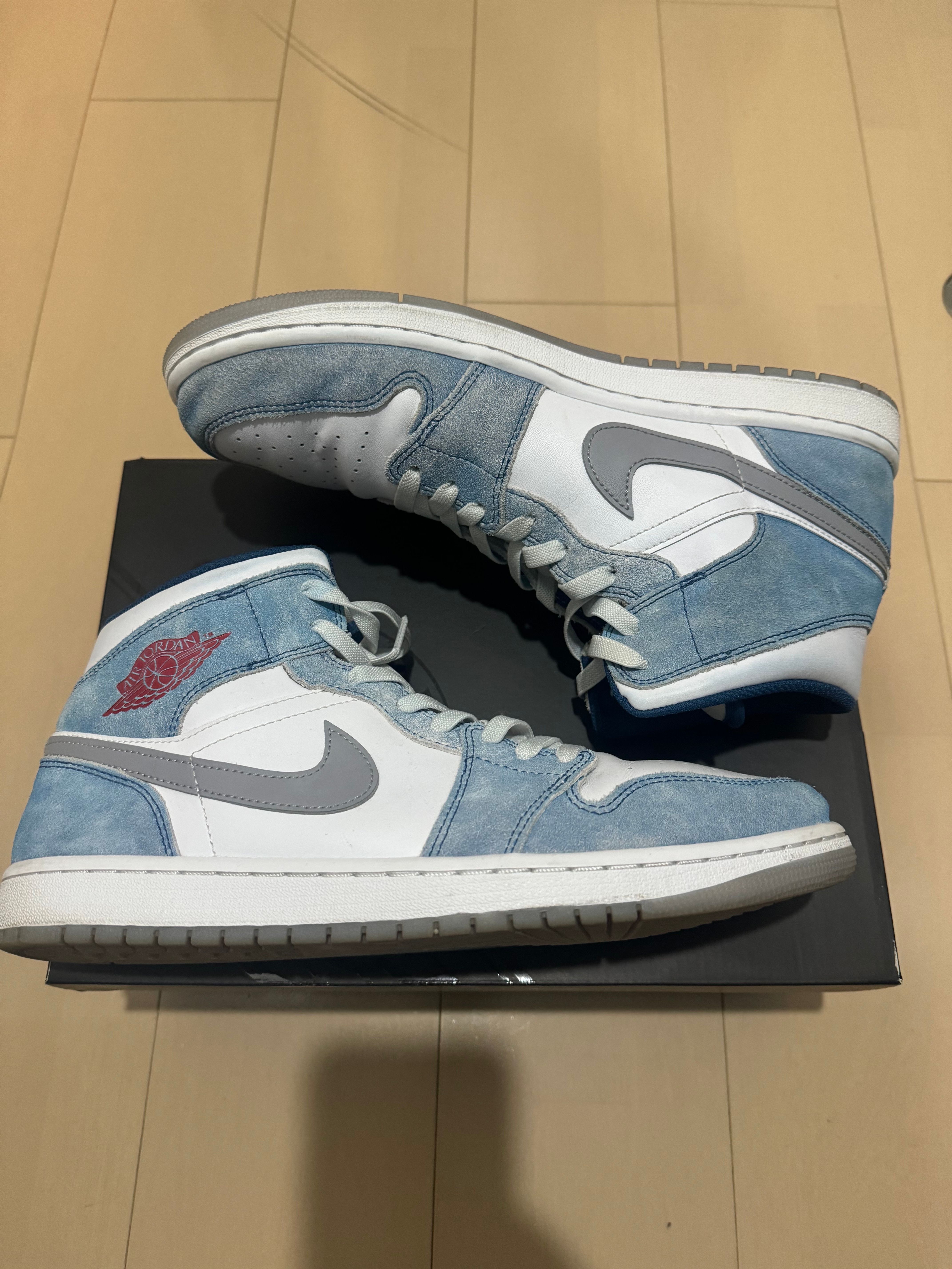 Nike Air Jordan 1 Mid SE "White/Hyper Royal/Red"