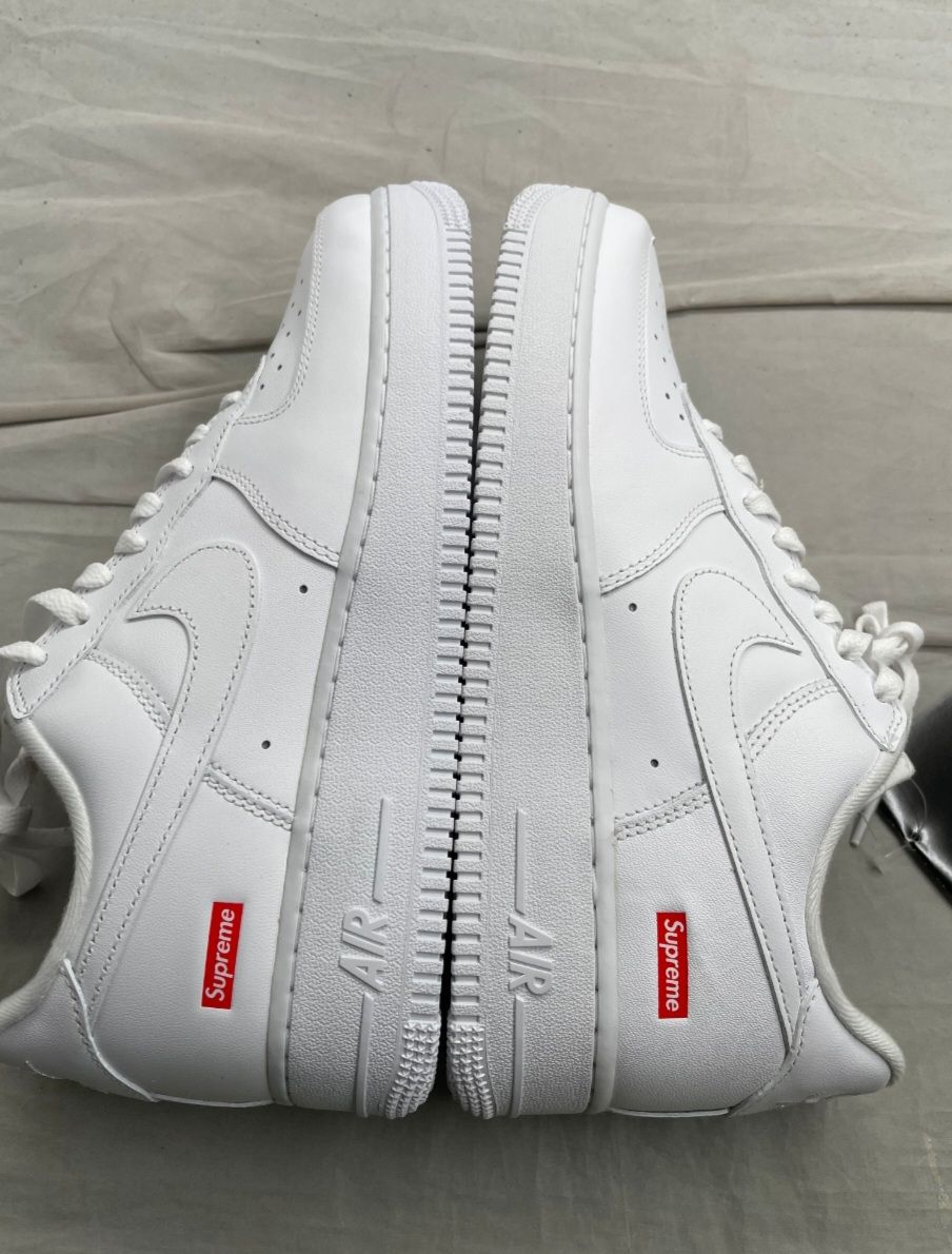 Supreme × Nike Air Force 1 Low "White"