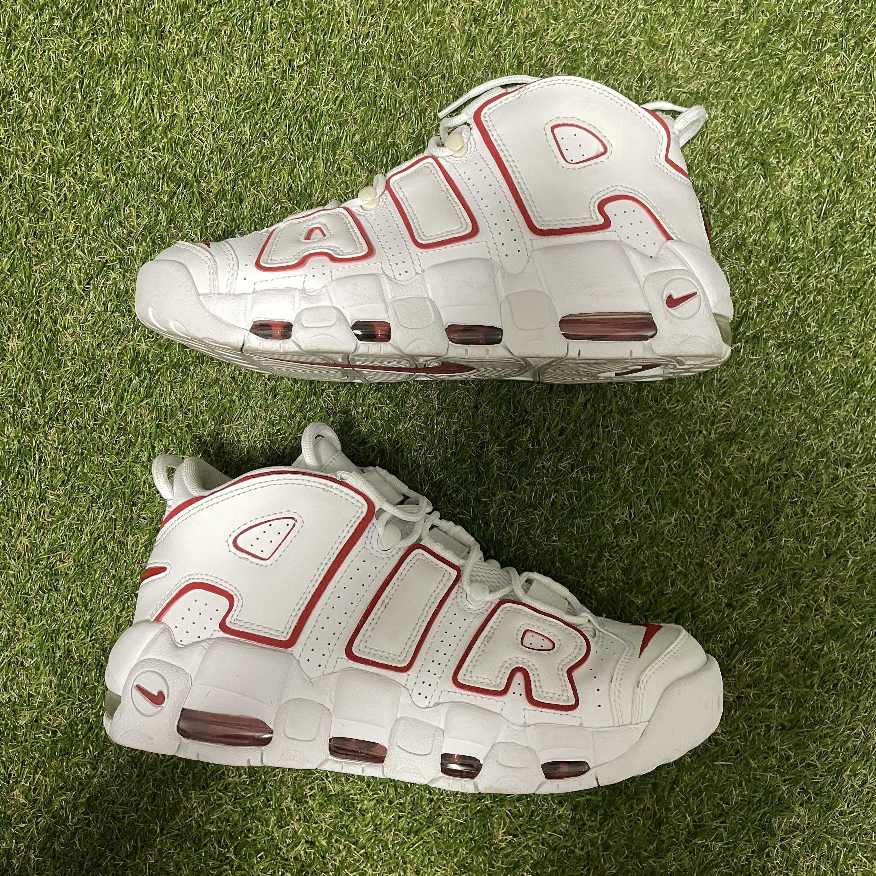 ナイキ エア モア アップテンポ 