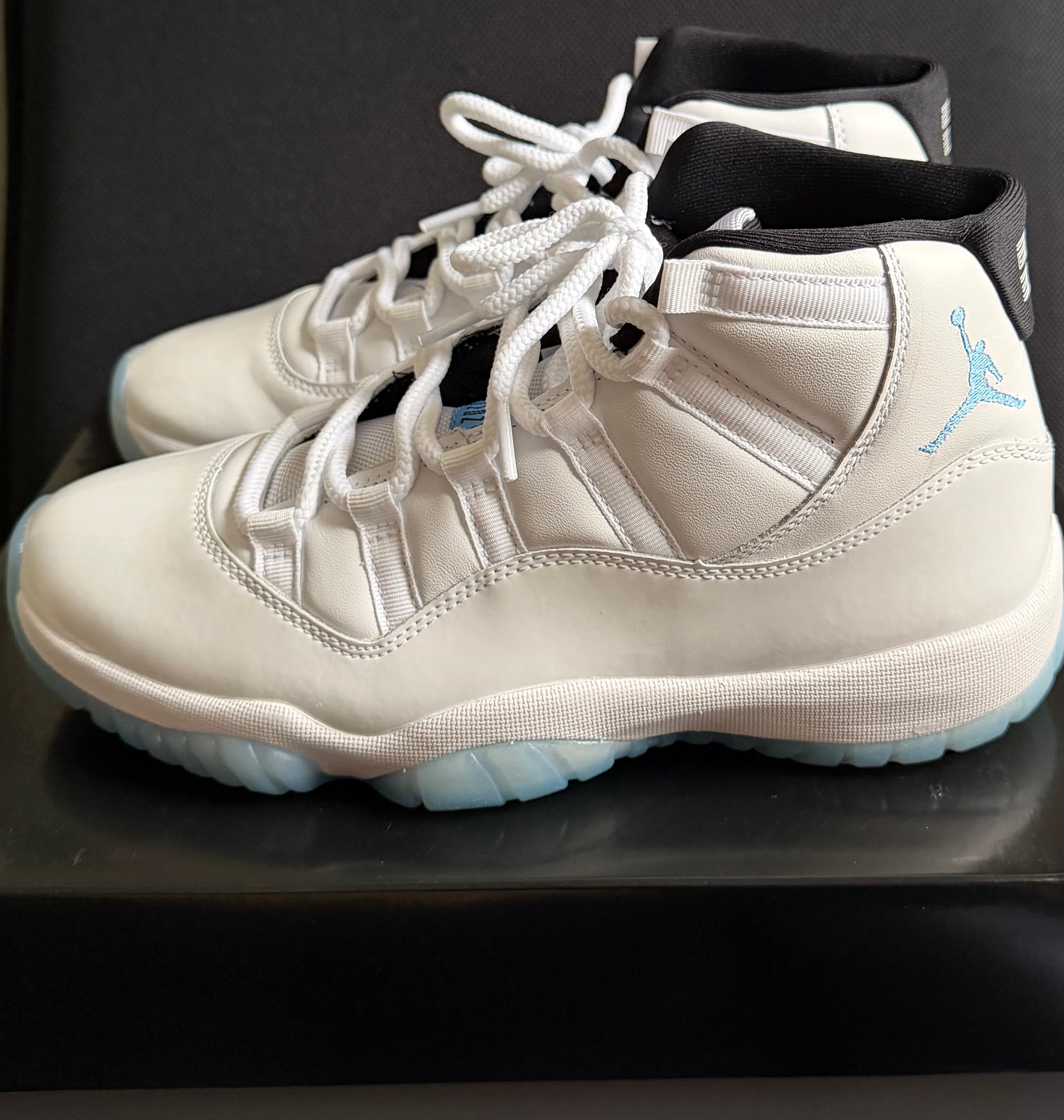 Nike Air Jordan 11 Retro "White/Legend Blue"