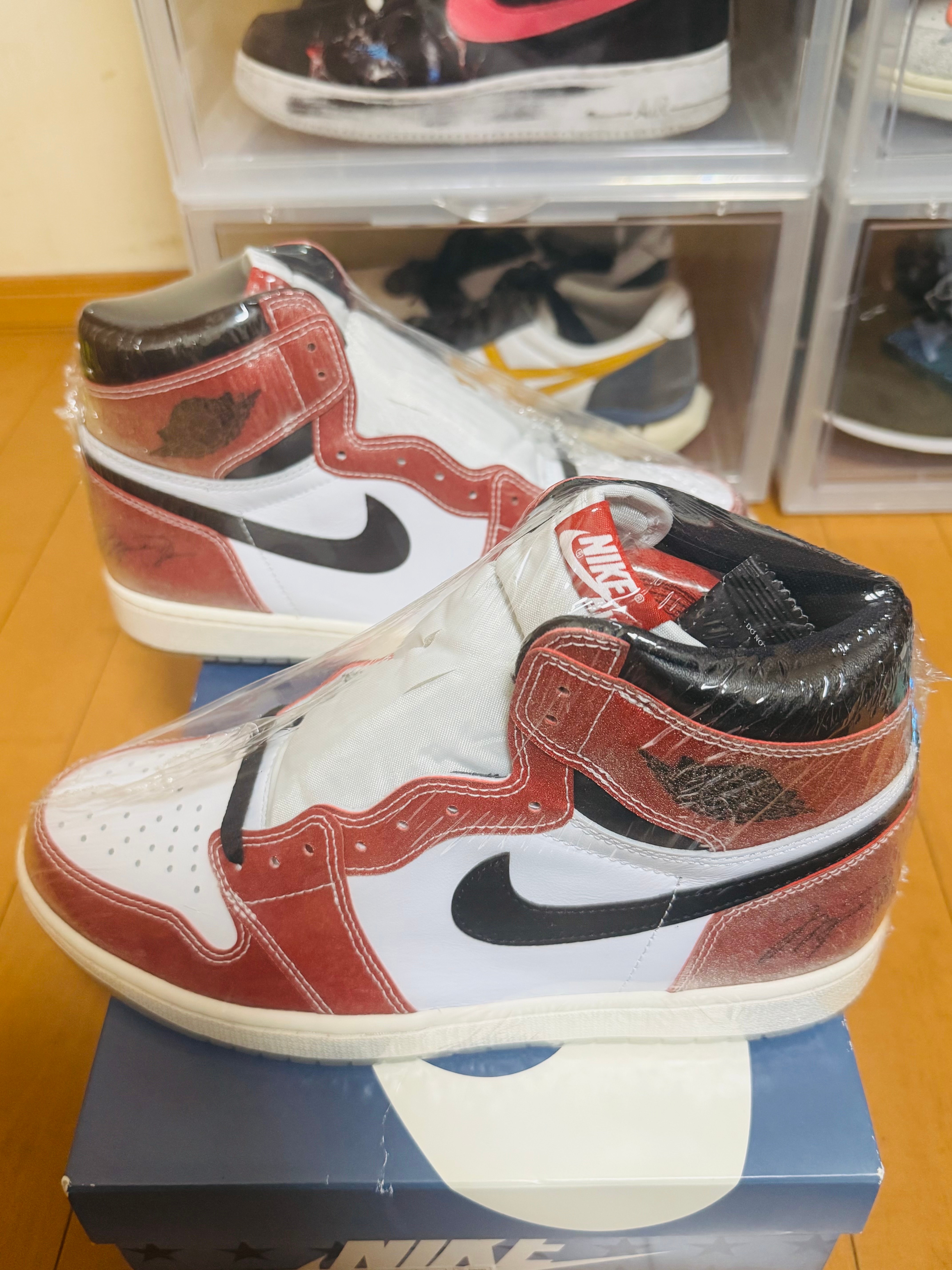 Trophy Room × Nike Air Jordan 1 Retro High "Chicago" (Friends and Family) (Blue Laces)