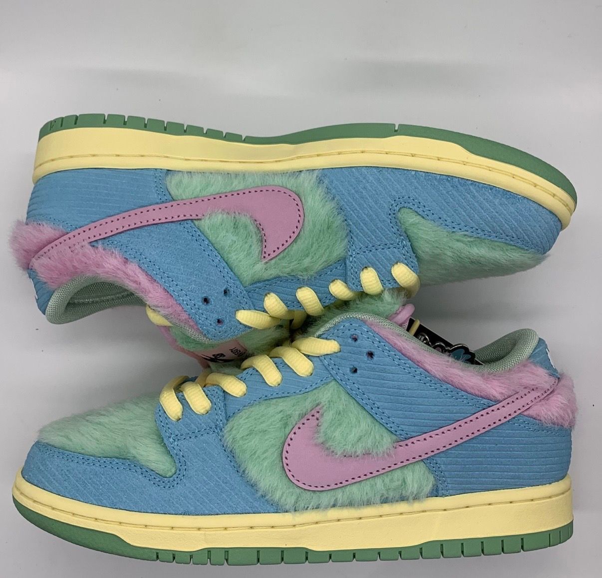 VERDY × Nike SB Dunk Low Pro QS "Visty/Blue Gaze and Enamel Green"