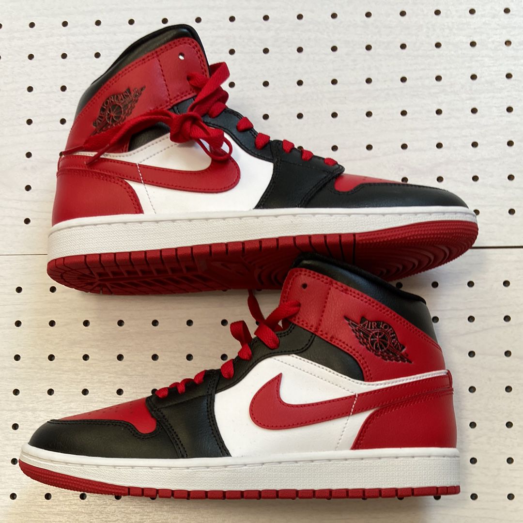 Nike Women's Air Jordan 1 Mid "Bred Toe"