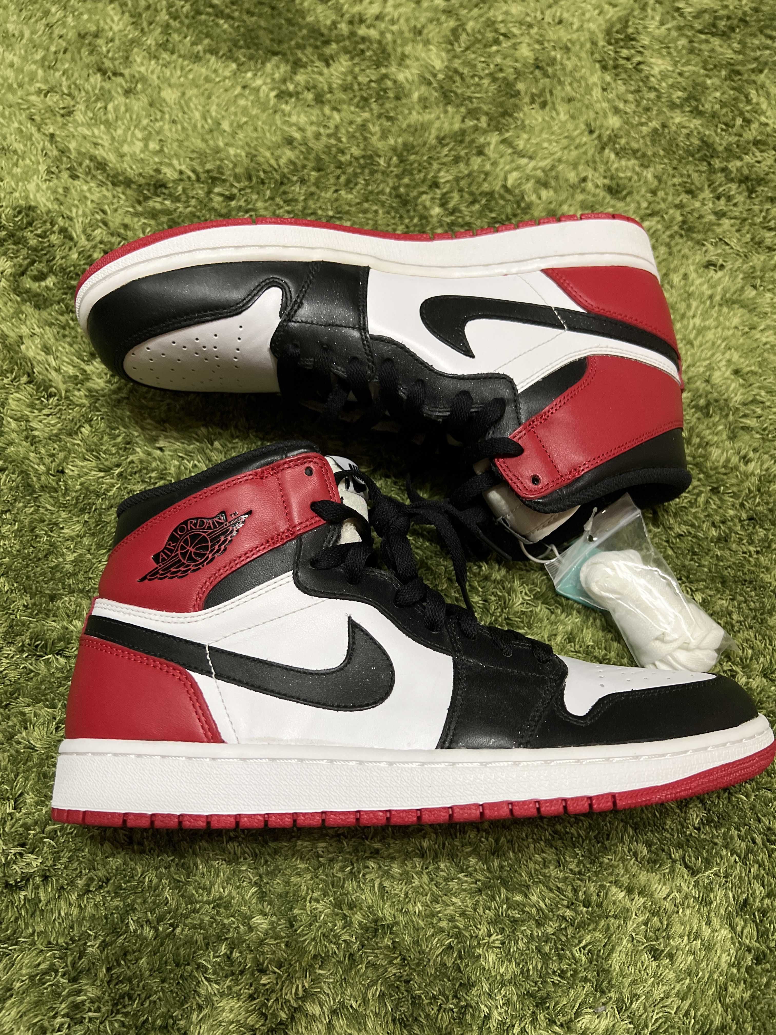 Nike Air Jordan 1 Retro High OG "Black Toe" (2013)