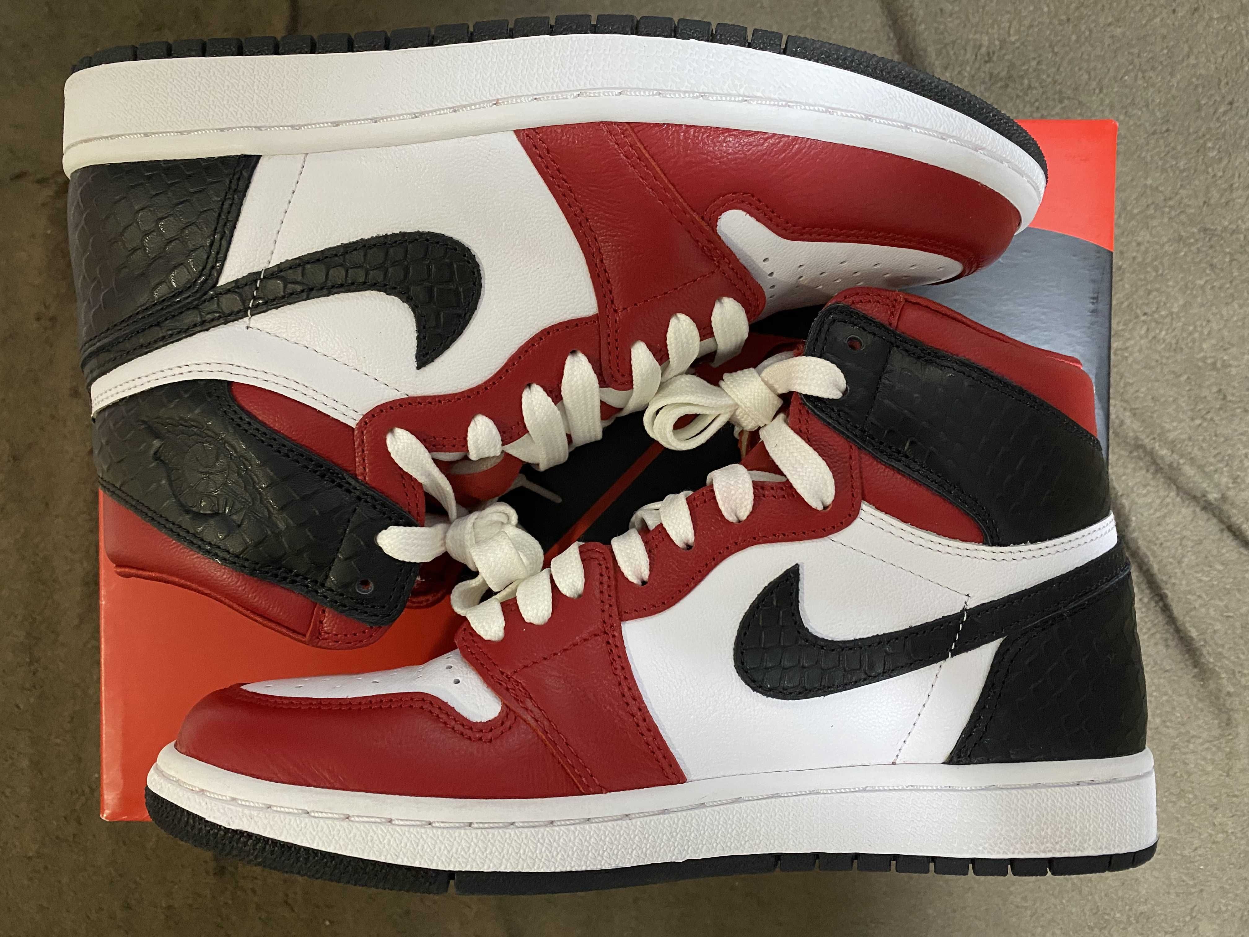 Nike Women's Air Jordan 1 High OG "Satin Red"