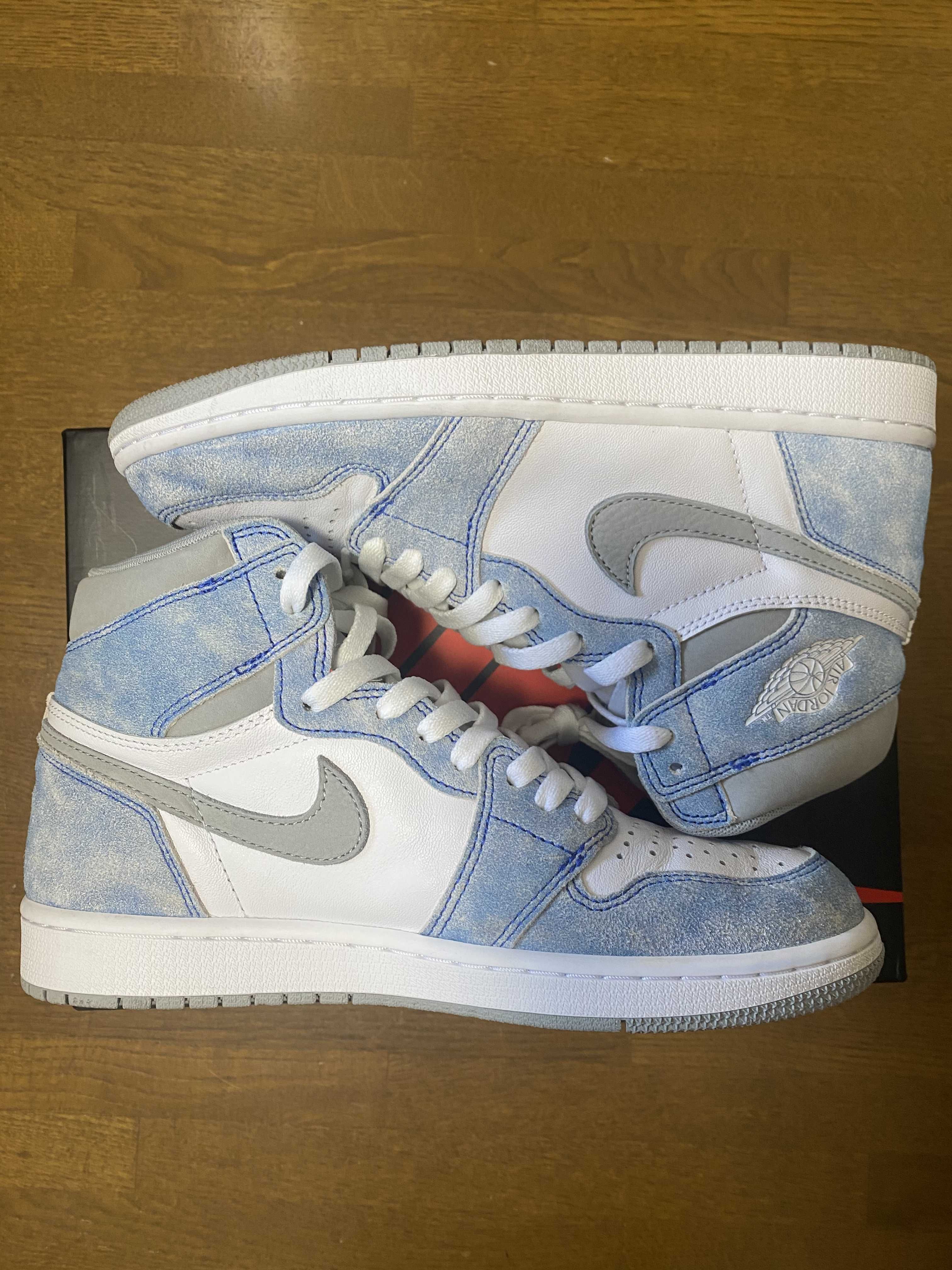 Nike Air Jordan 1 High OG "Hyper Royal"