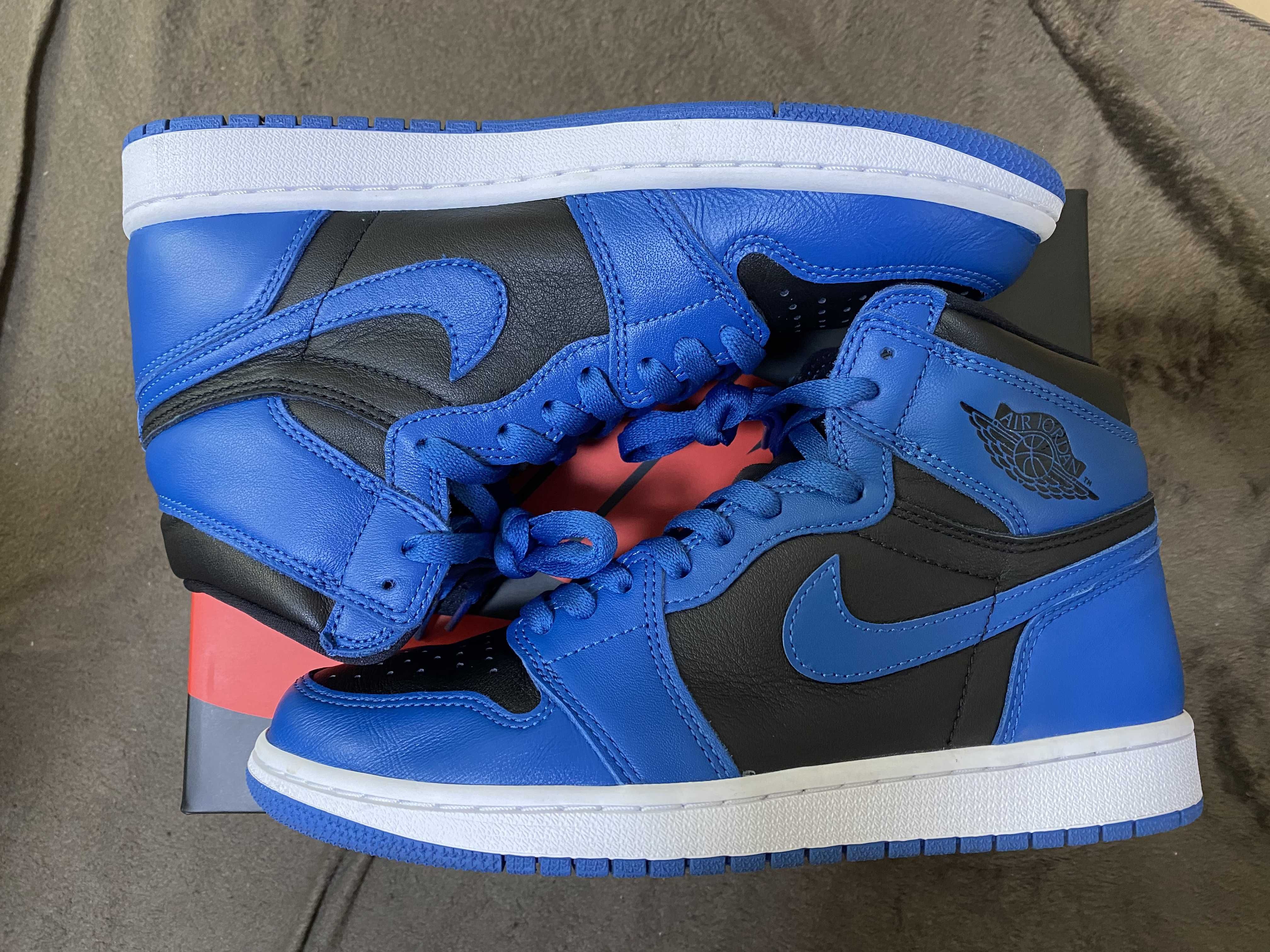 Nike Air Jordan 1 Retro High OG "Dark Marina Blue"