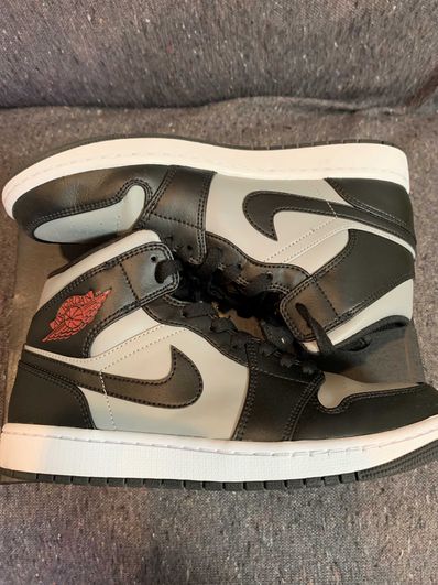 Nike Air Jordan 1 Mid "Shadow"