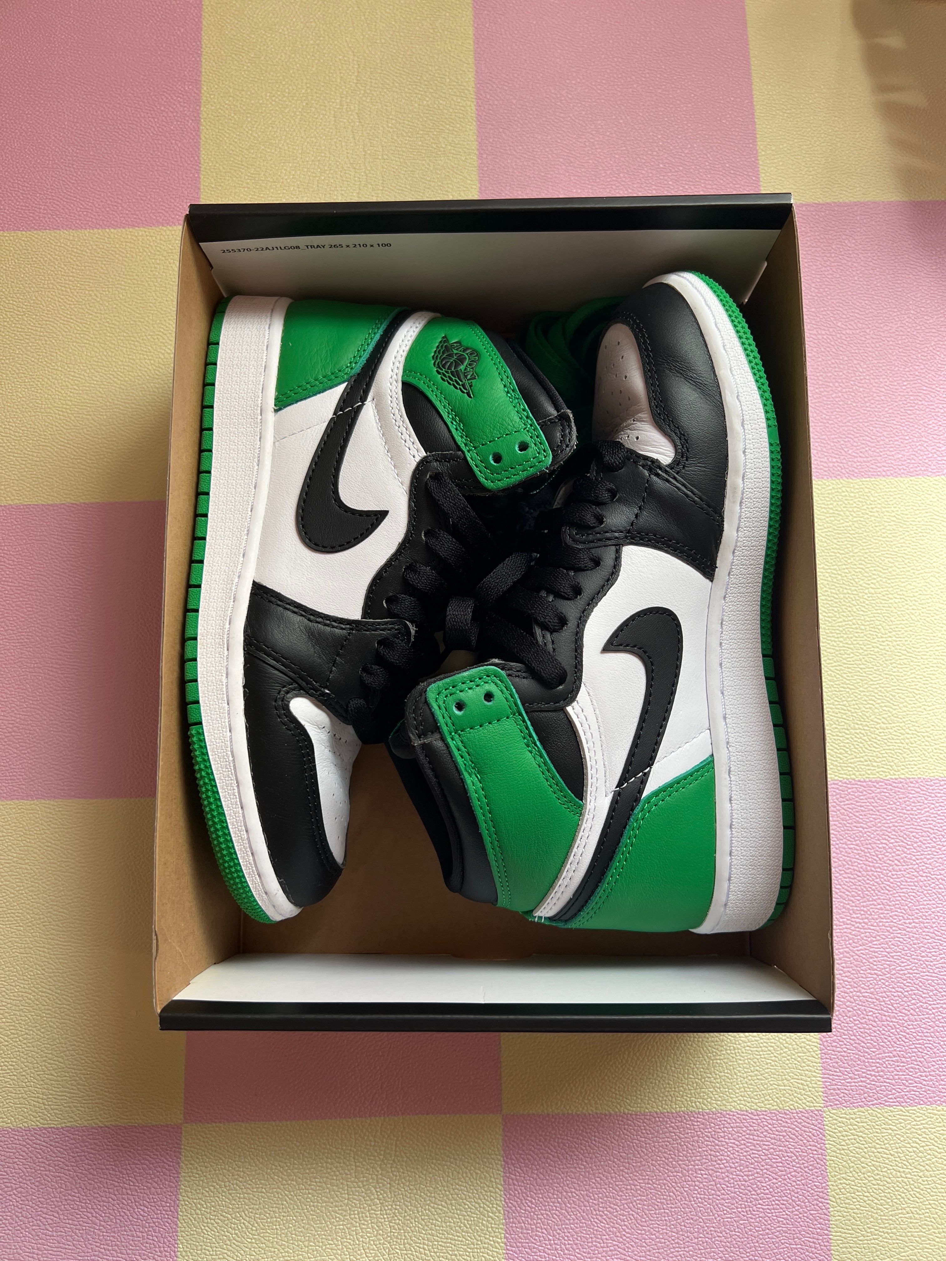 Nike GS Air Jordan 1 Retro High OG "Celtics/Black and Lucky Green" (2023)