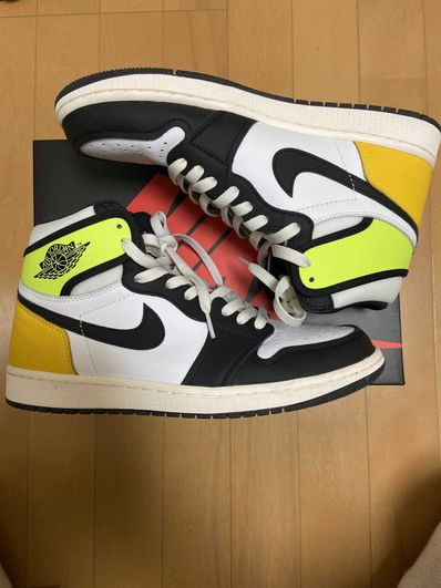 Nike Air Jordan 1 High OG "Volt Gold"