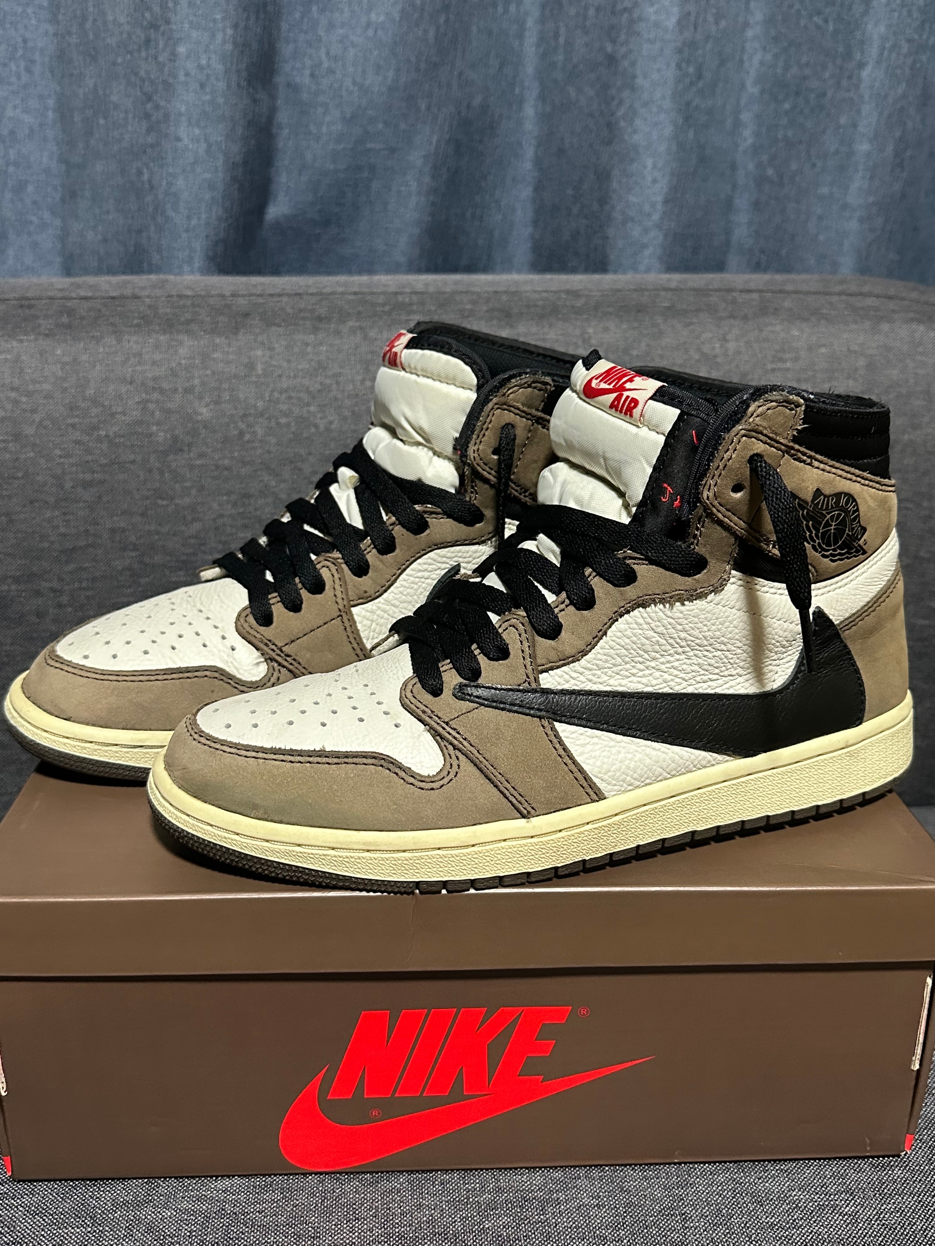 Travis Scott × Nike Air Jordan 1 Retro High OG TS SP 