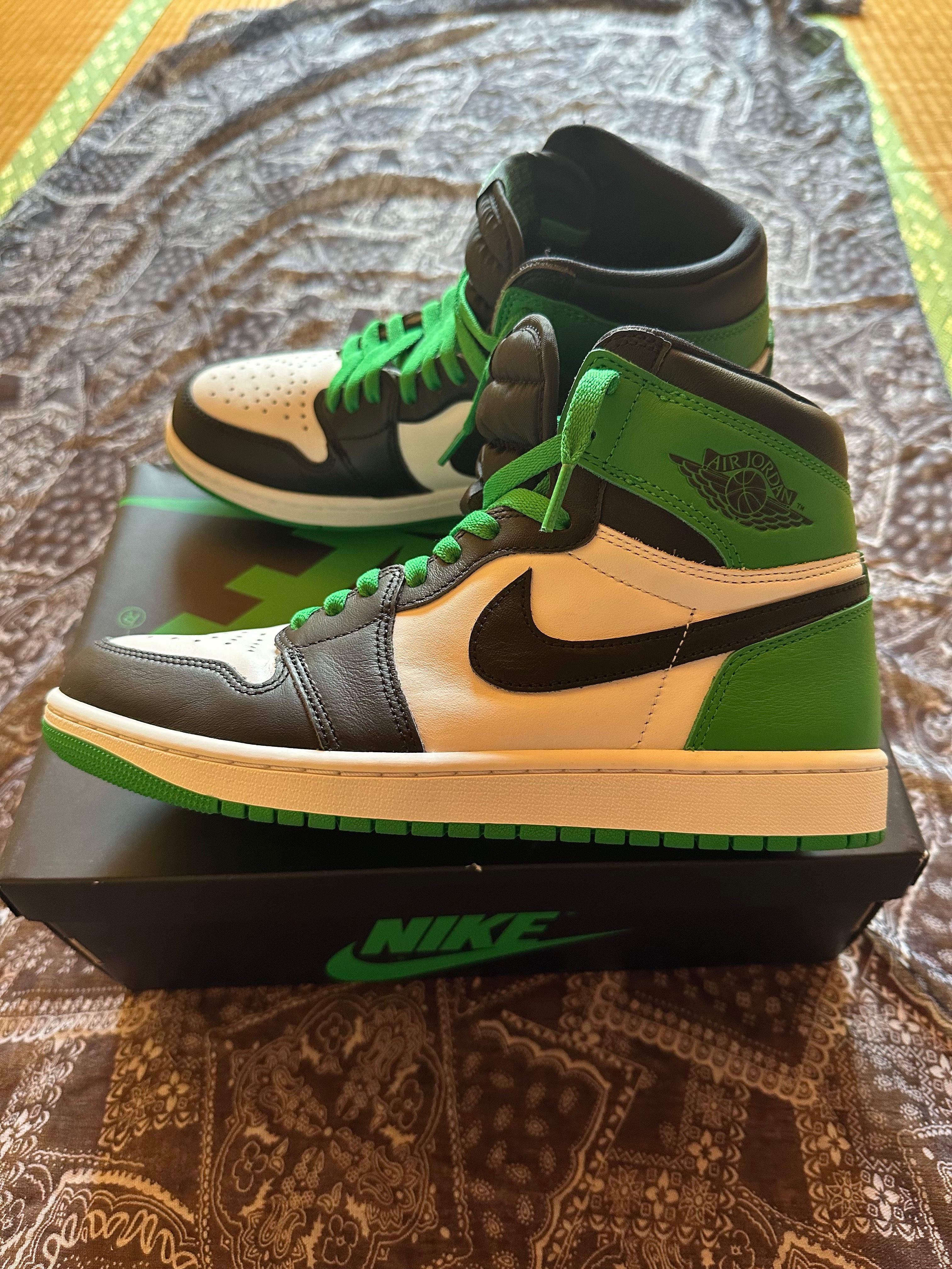 Nike Air Jordan 1 Retro High OG "Celtics/Black and Lucky Green" (2023)