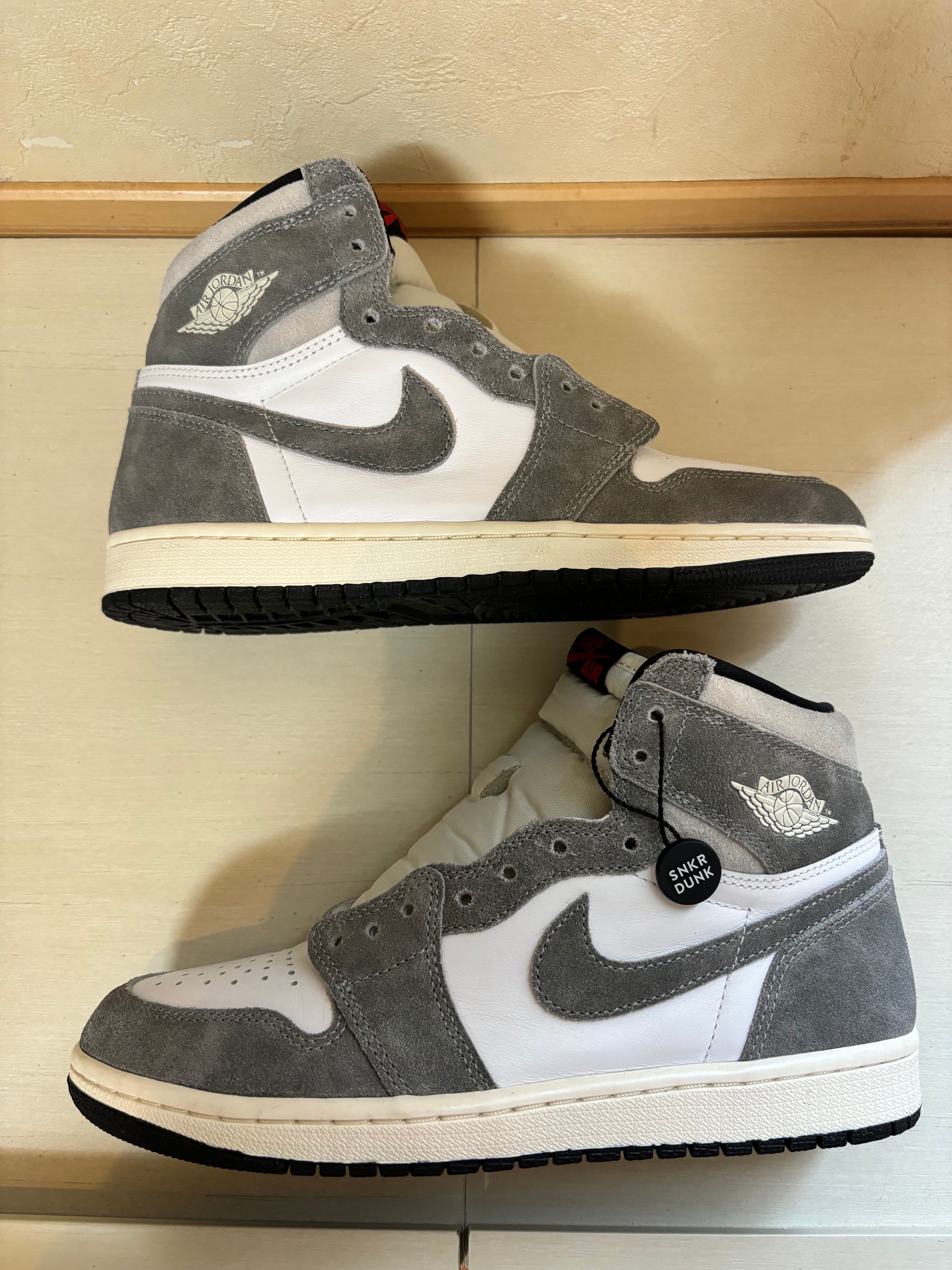 Nike Air Jordan 1 Retro High OG "Black and Smoke Grey"