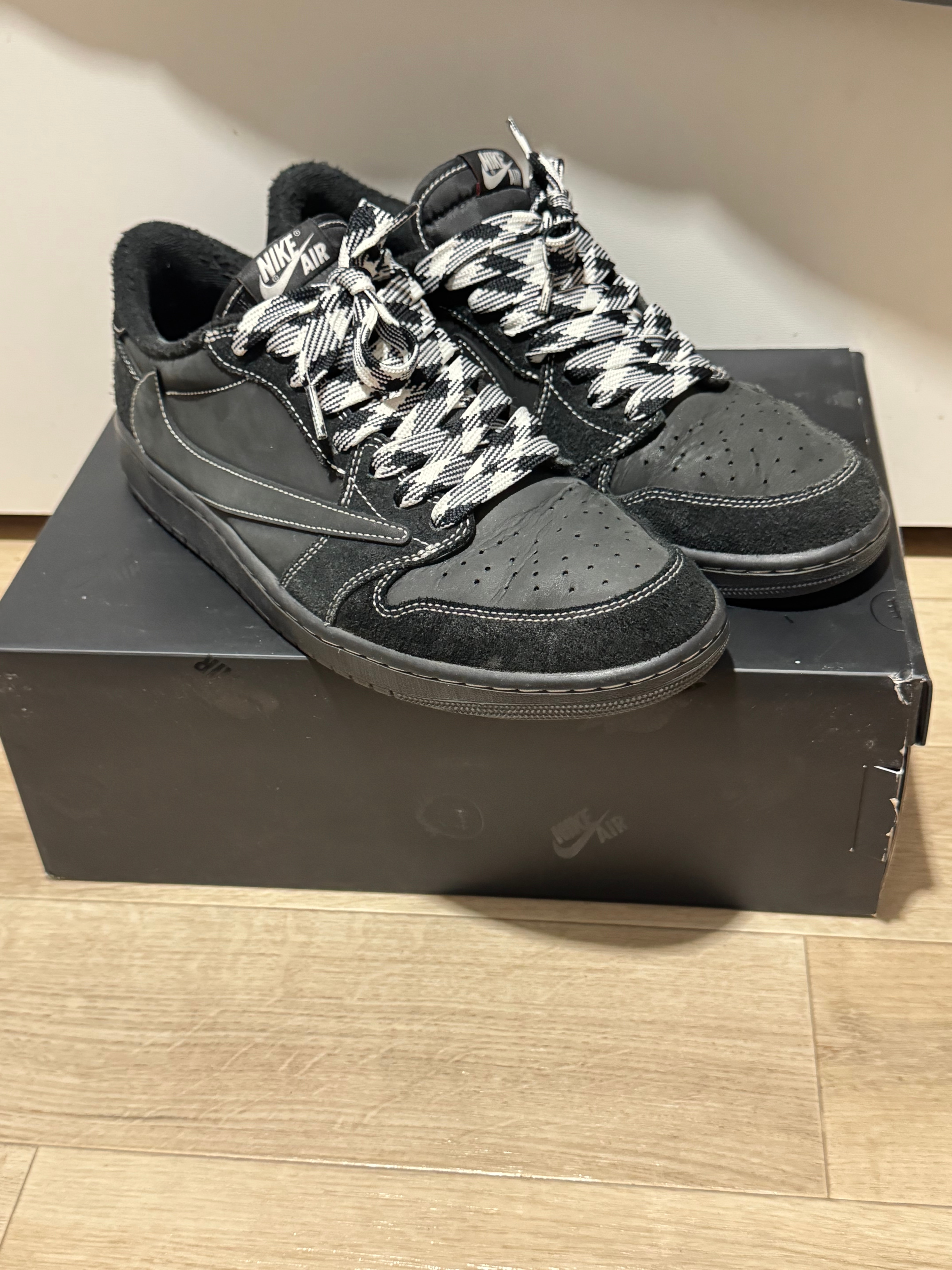 Travis Scott × Nike Air Jordan 1 Low OG SP "Black Phantom"