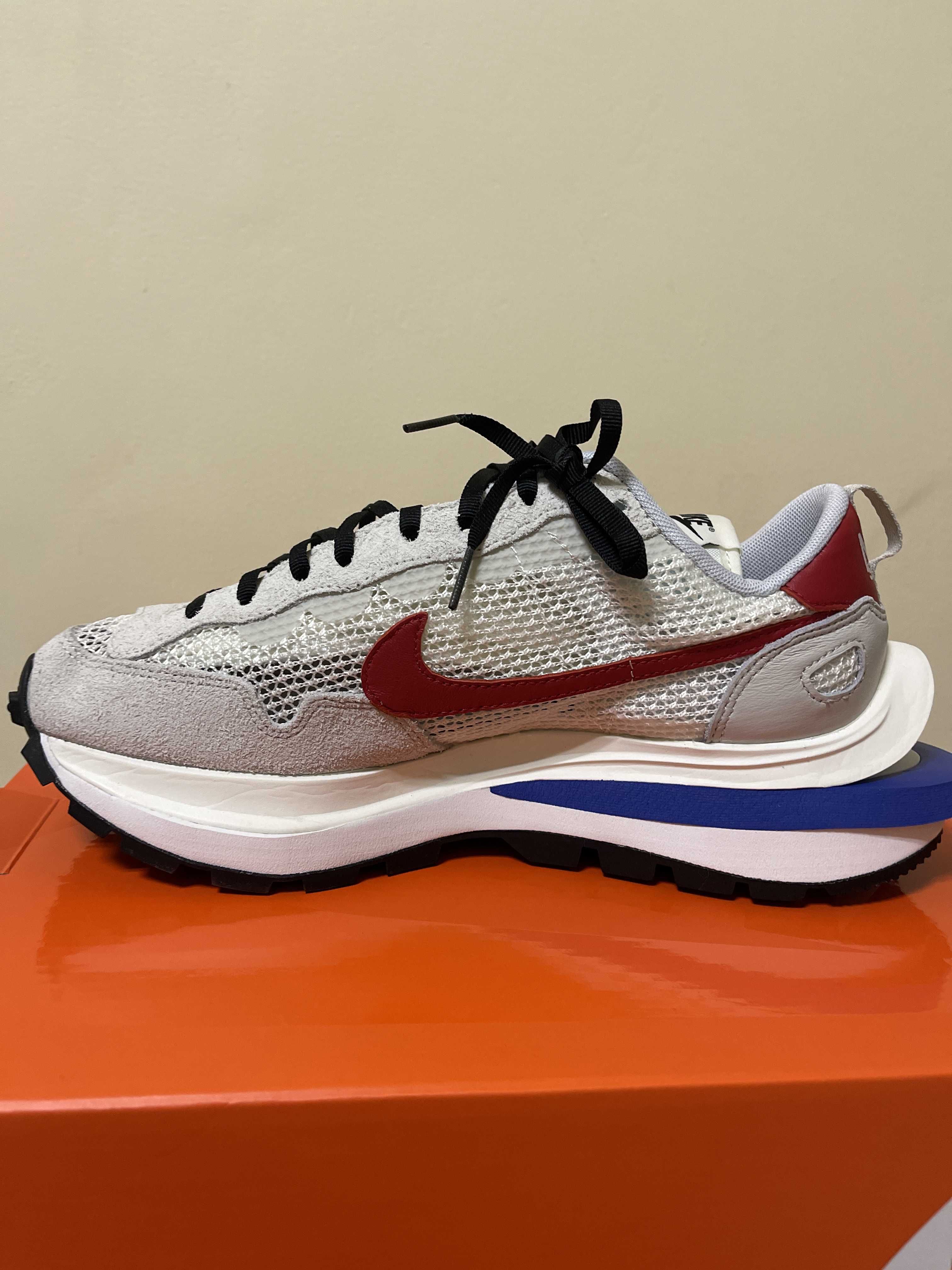 sacai × Nike Vapor Waffle "Royal Fuchsia"