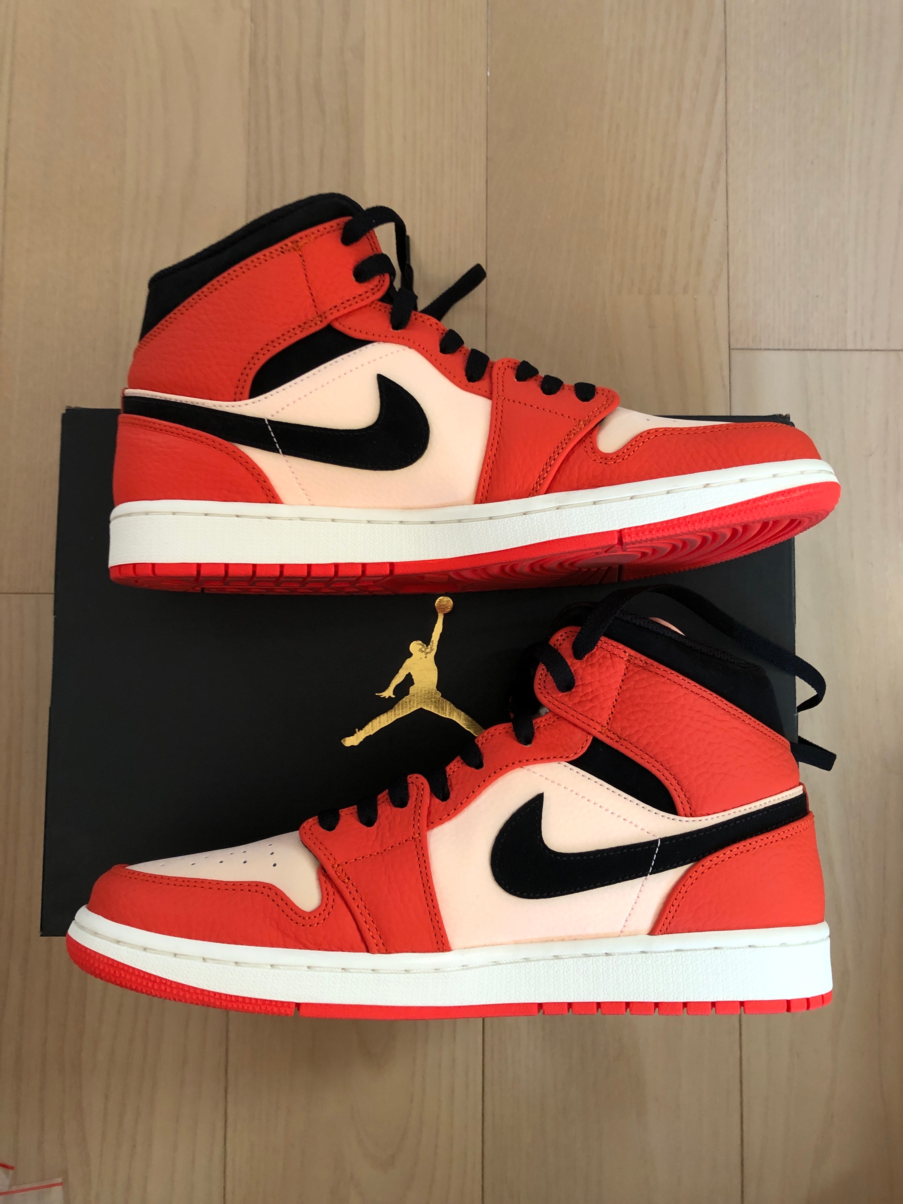 Nike Air Jordan 1 Mid "Team Orange Black"