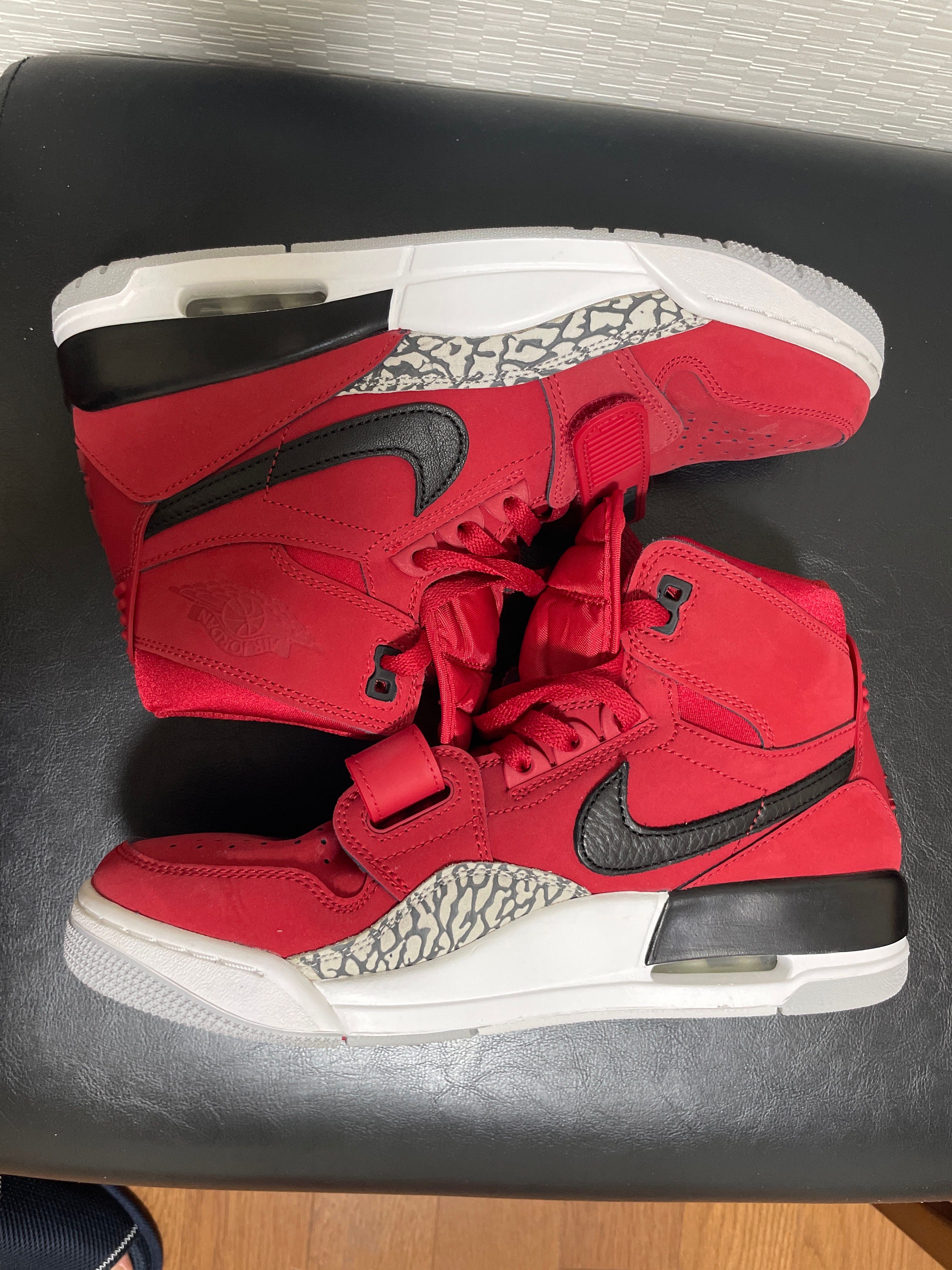 NIKE JORDAN LEGACY 312 "VARSITY RED"