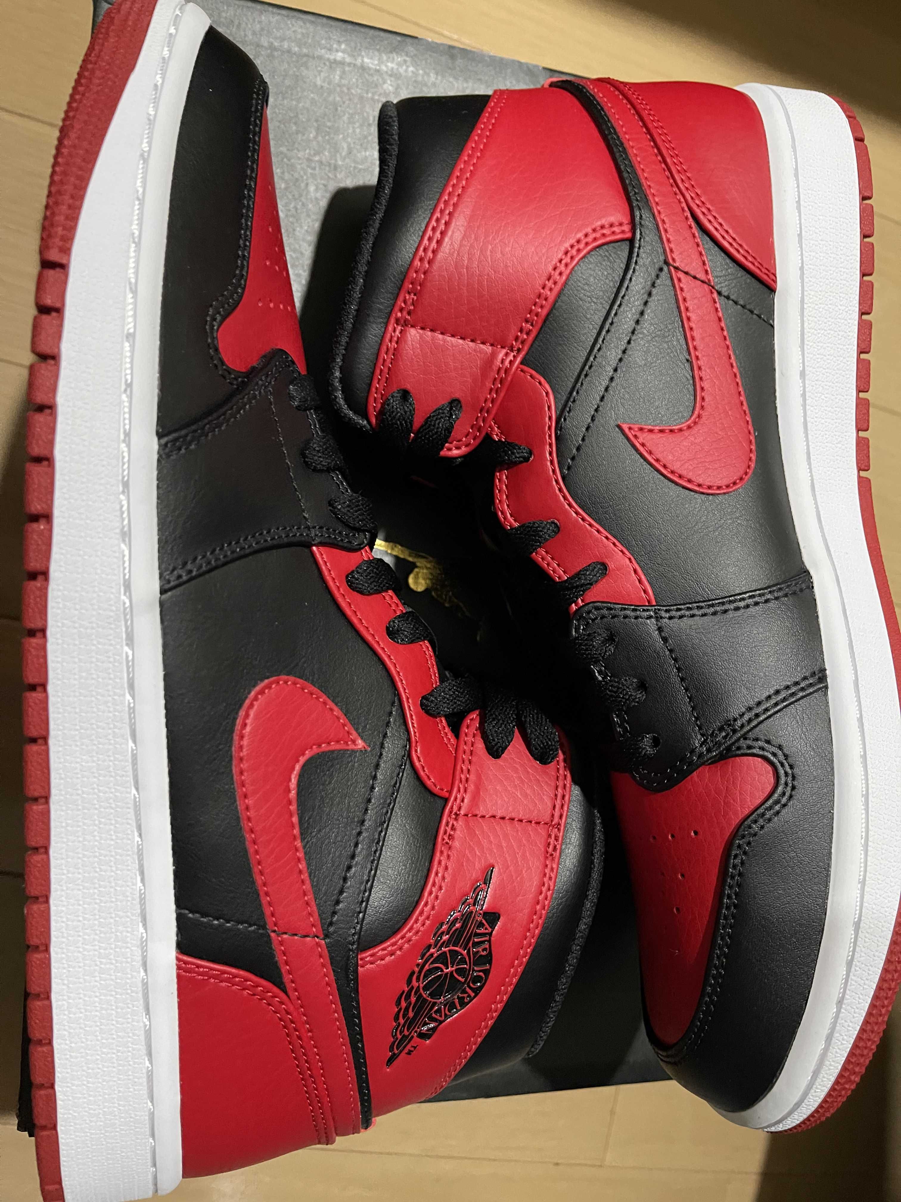 Nike Air Jordan 1 Mid "Bred"