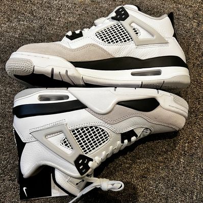 Nike GS Air Jordan 4 "Military Black"