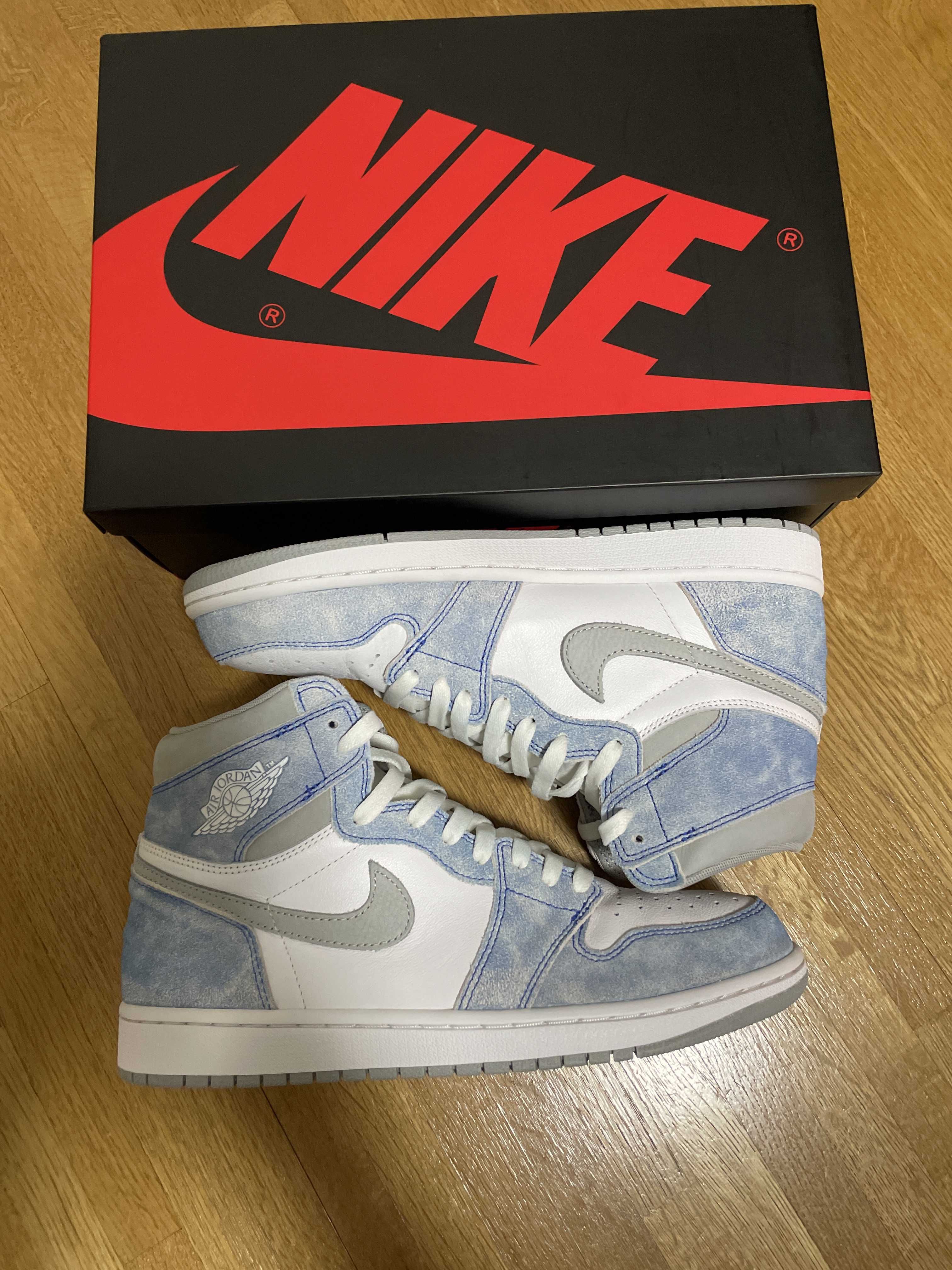 Nike Air Jordan 1 High OG "Hyper Royal"