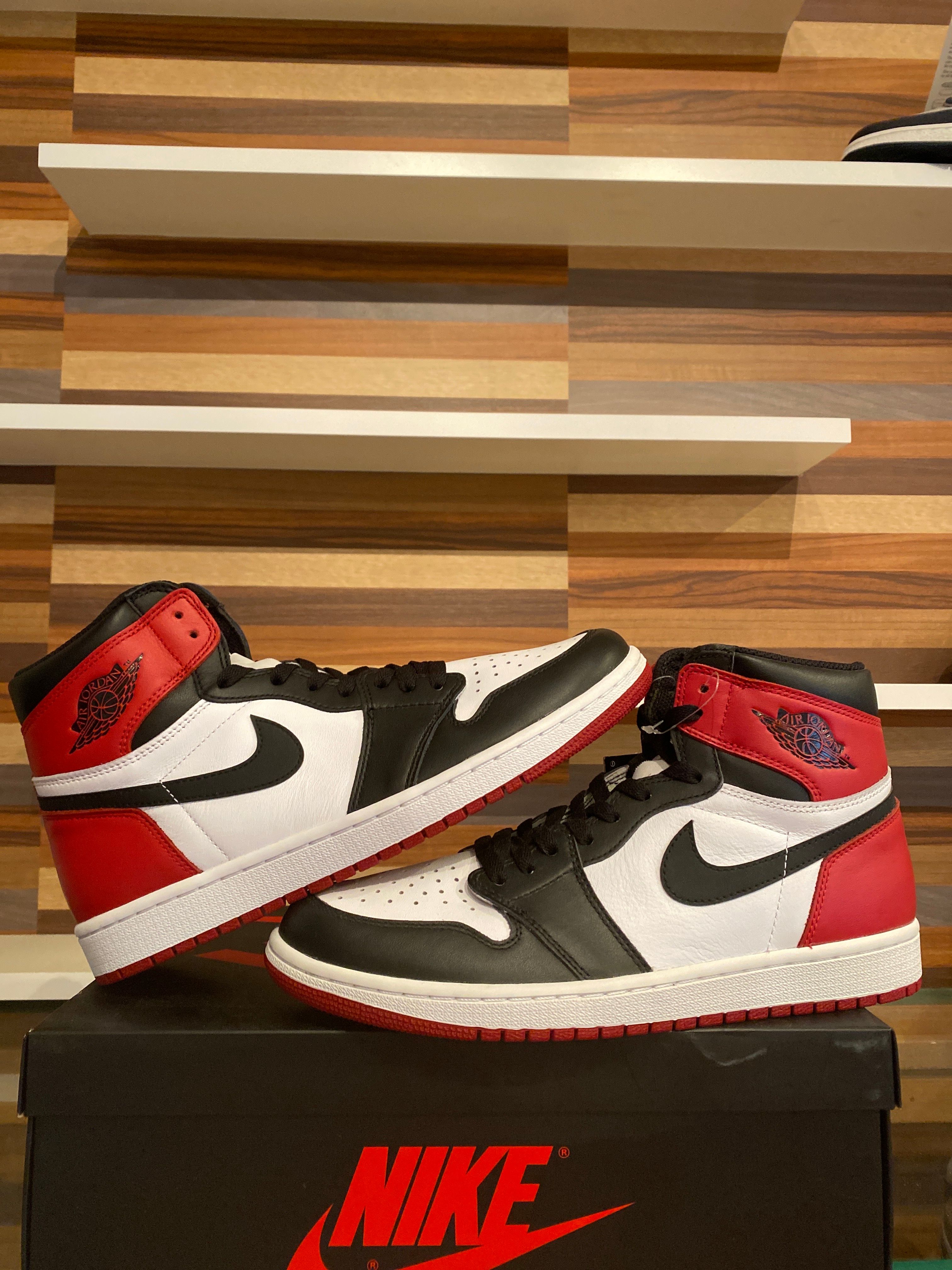 Nike Air Jordan 1 Retro High OG "Black Toe"(2016)