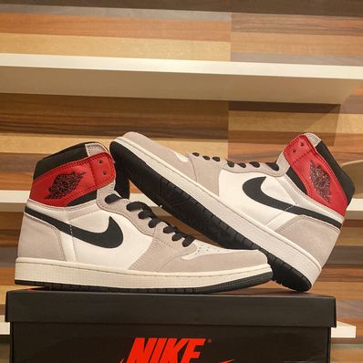Nike Air Jordan 1 High OG "White/Black/Light Smoke Grey"