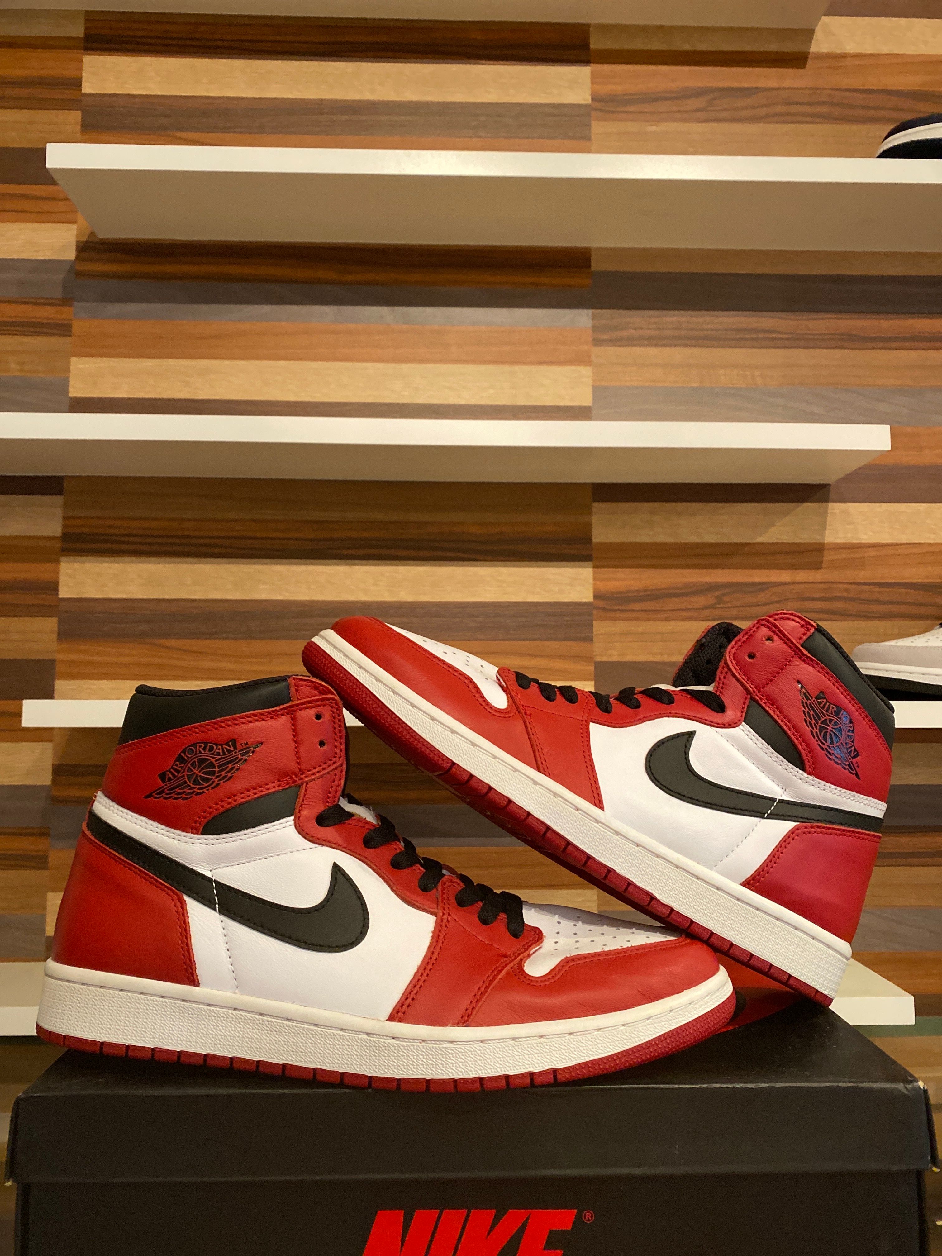 Nike Air Jordan 1 Retro High "Chicago" (2015)