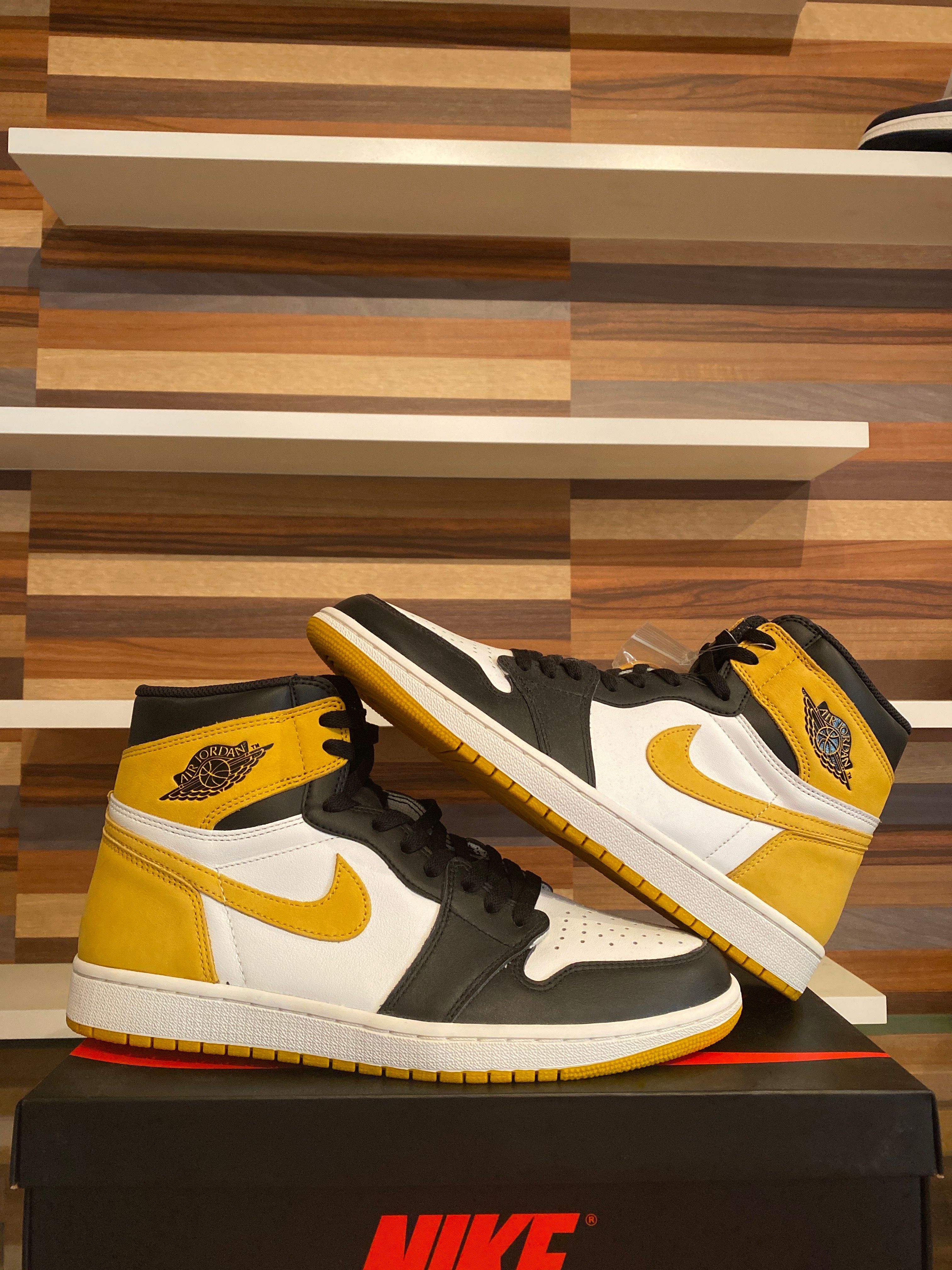 Nike Air Jordan 1 Retro High OG "Black Toe/Yellow Ochre"