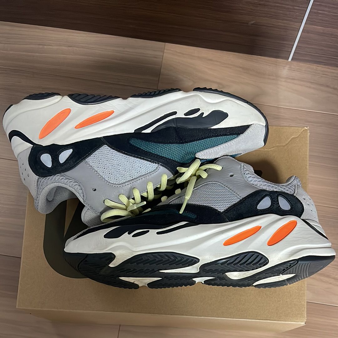 adidas YEEZY Boost 700 "Wave Runner"