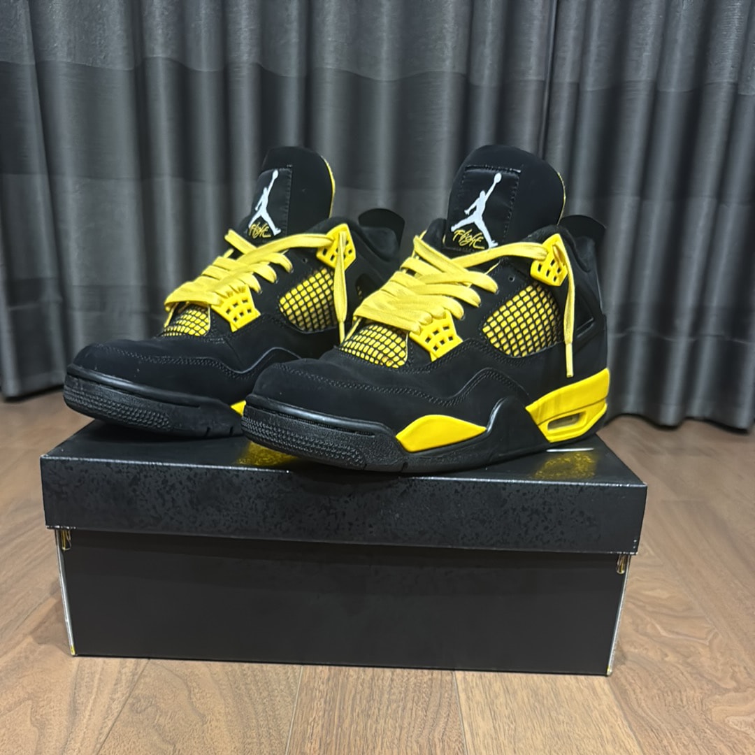 Nike Air Jordan 4 Retro "Thunder"(2023)