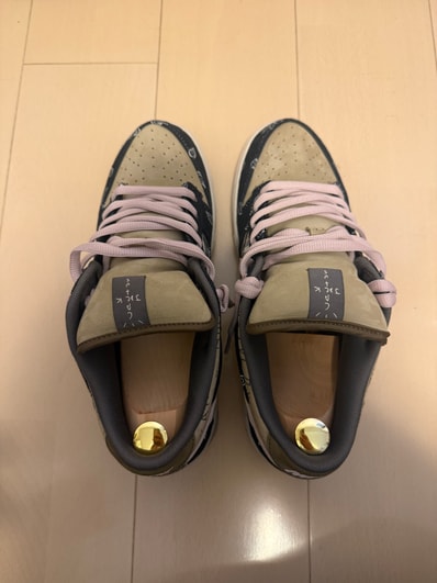 Travis Scott × Nike SB Dunk Low "Black/Parachute Beige"