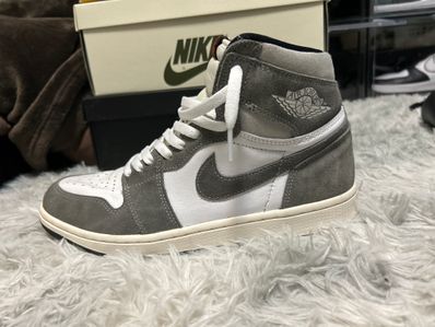 Nike Air Jordan 1 Retro High OG "Black and Smoke Grey"