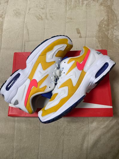 NIKE AIR MAX2 LIGHT UNIVERSITY GOLD FLASH CRIMSON