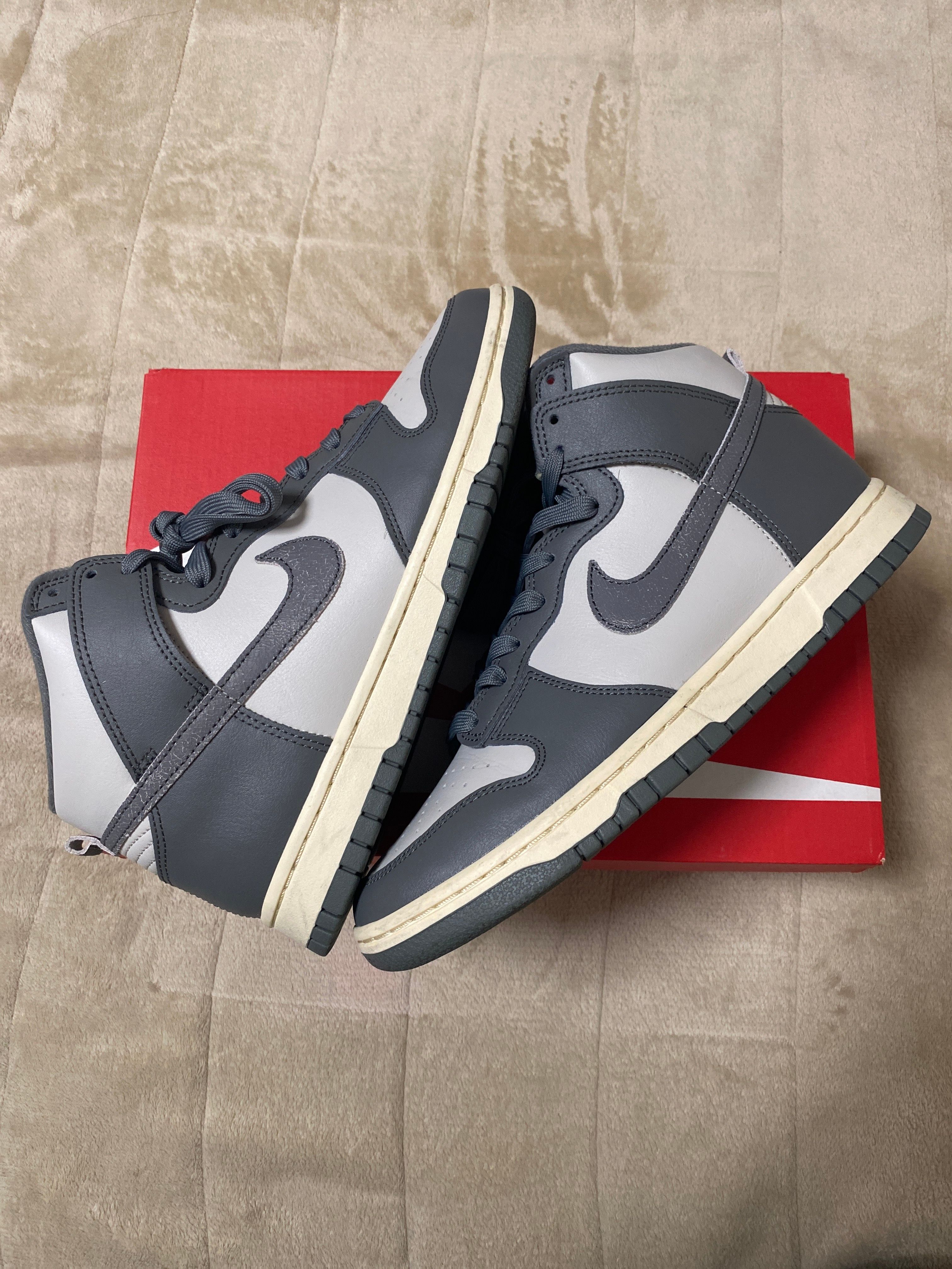Nike Dunk High Retro SE Vintage "Light Bone and Tumbled Grey"