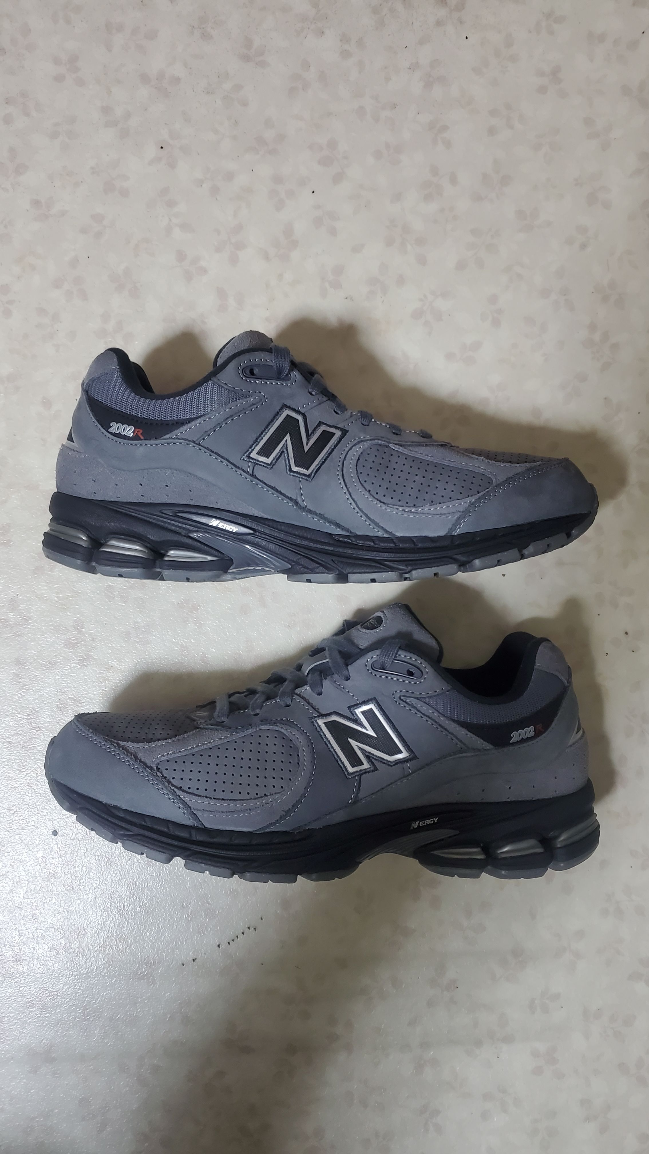 New Balance 2002R "Dark Gray"