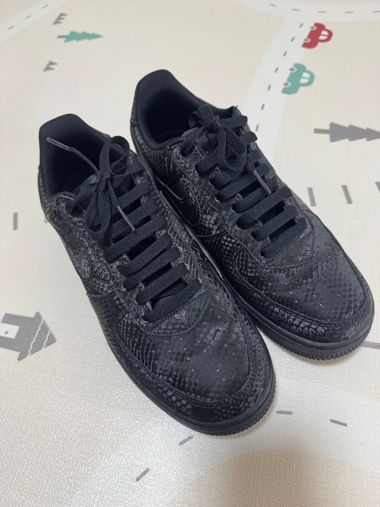 Kobe Bryant × Nike Air Force 1 Low "Triple Black"