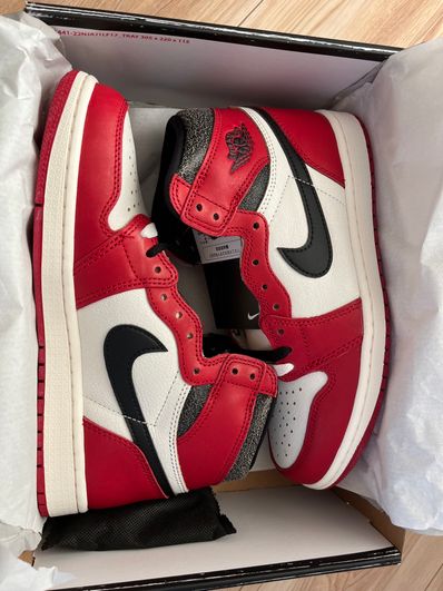 Nike Air Jordan 1 High OG "Lost & Found/Chicago"