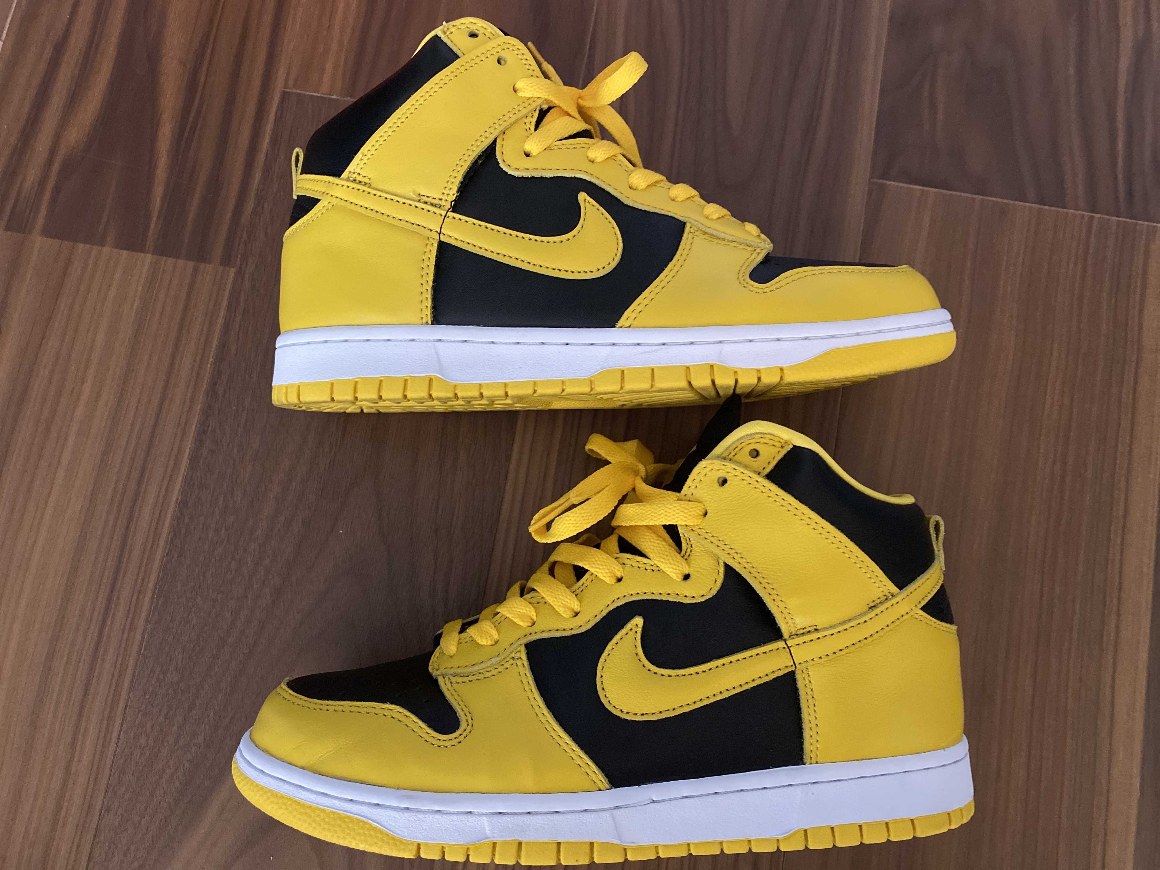 Nike Dunk High "Black/Varsity Maize"