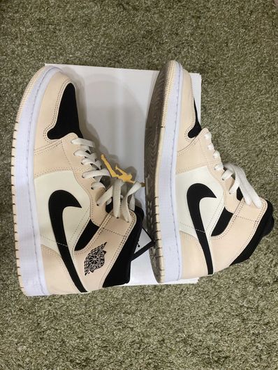 NIKE Women's AIR JORDAN 1 MID "GUAVA ICE"