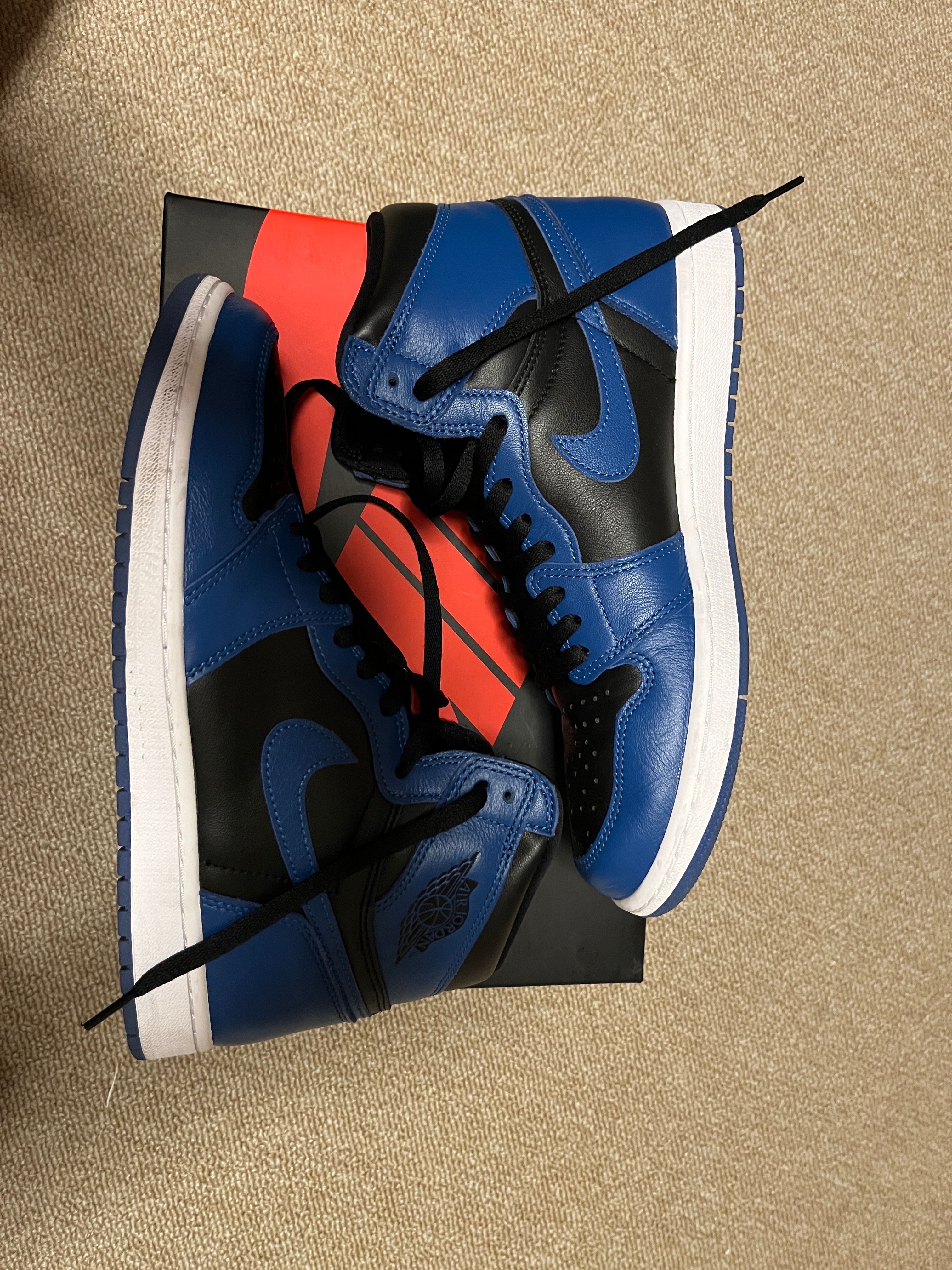 Nike Air Jordan 1 Retro High OG "Dark Marina Blue"