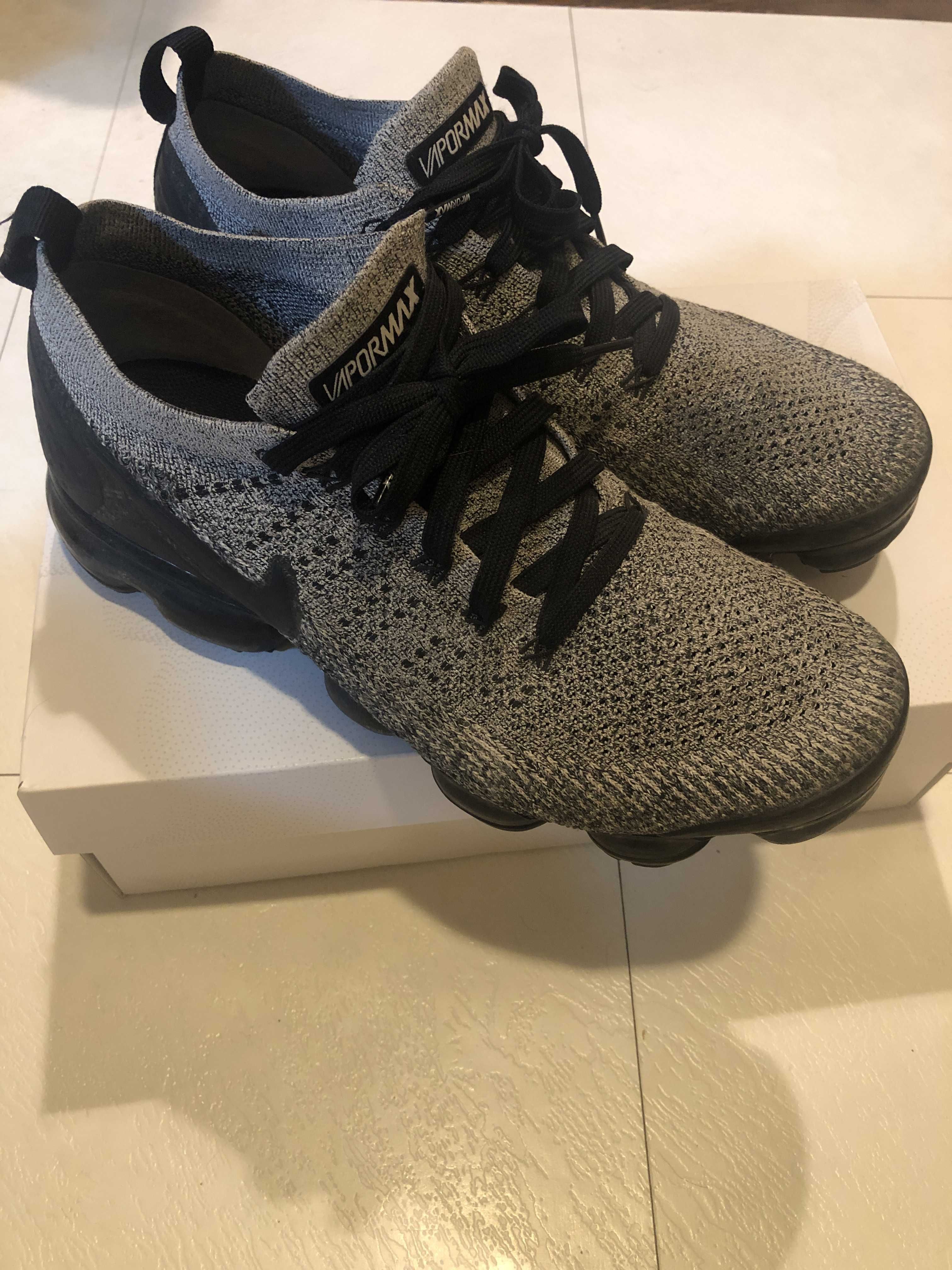 NIKE AIR VAPORMAX FLYKNIT "COOKIES & CREAM"