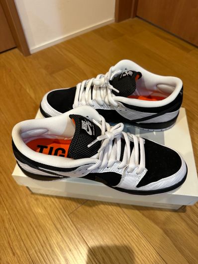 TIGHTBOOTH × Nike SB Dunk Low Pro QS "Black and White"